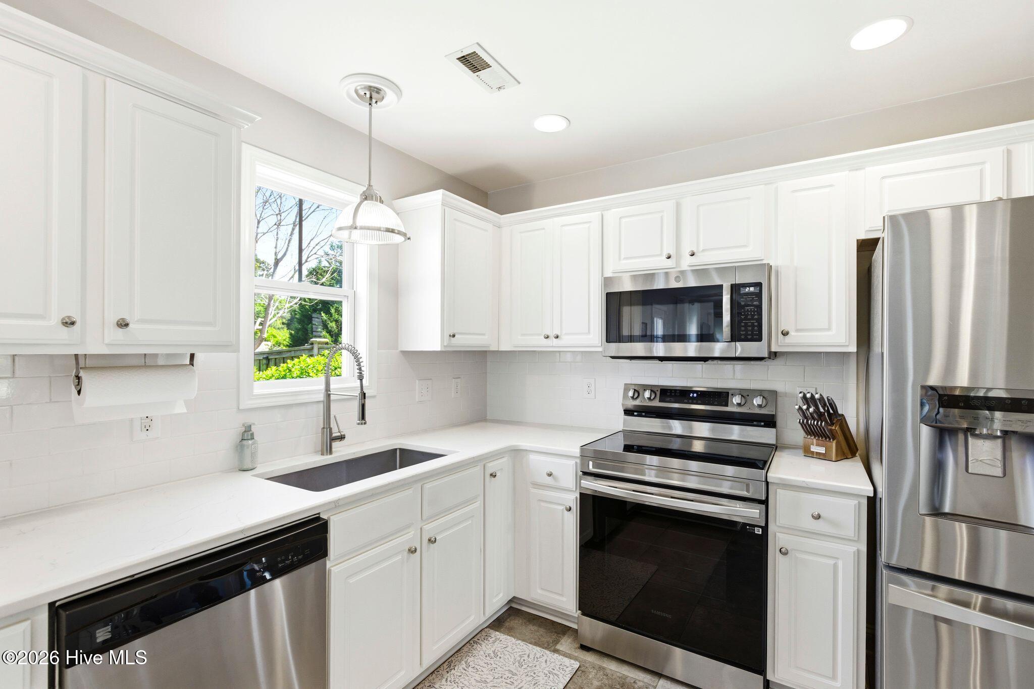 100566118 | Photo 14