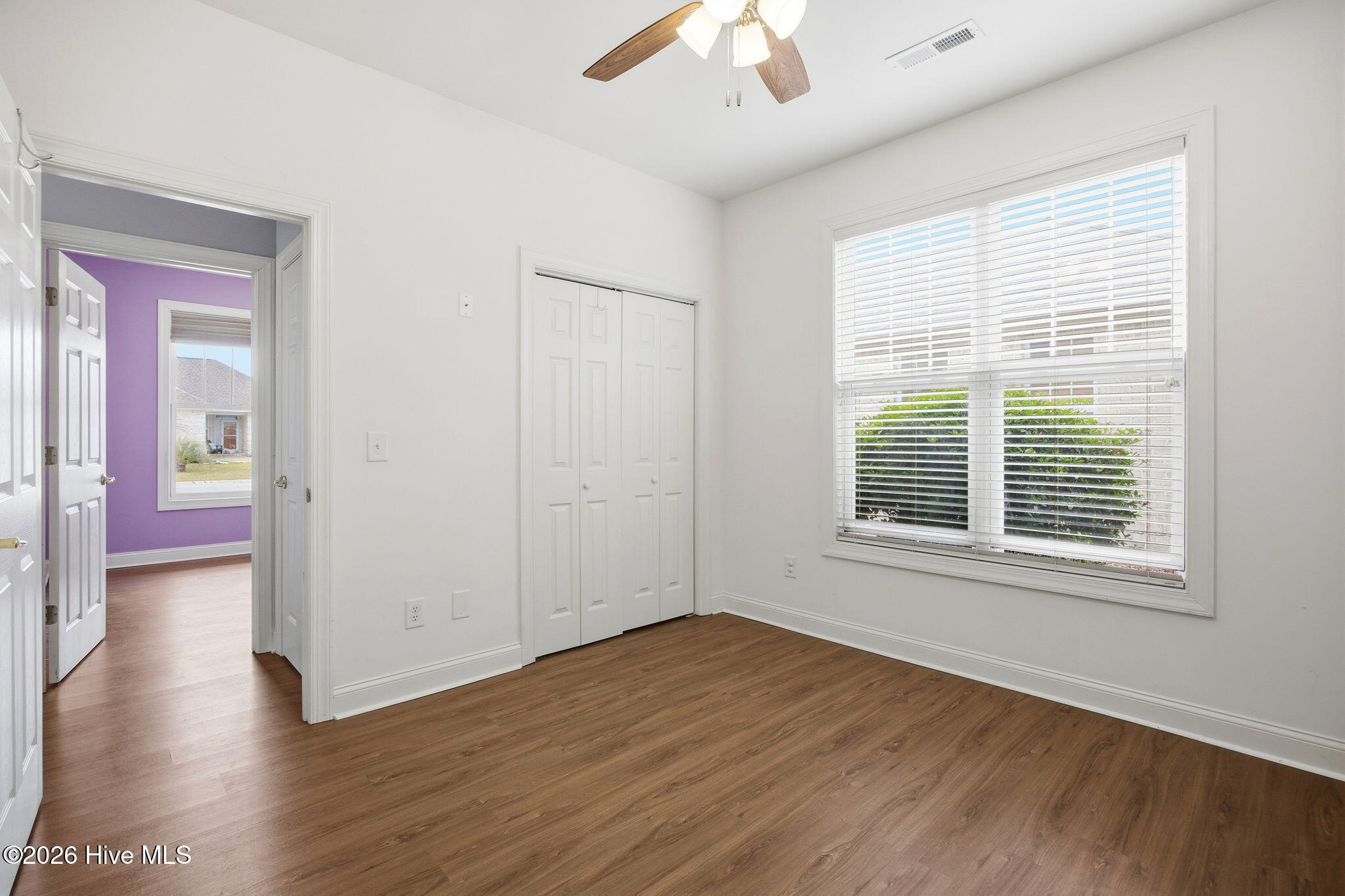 100570673 | Photo 23