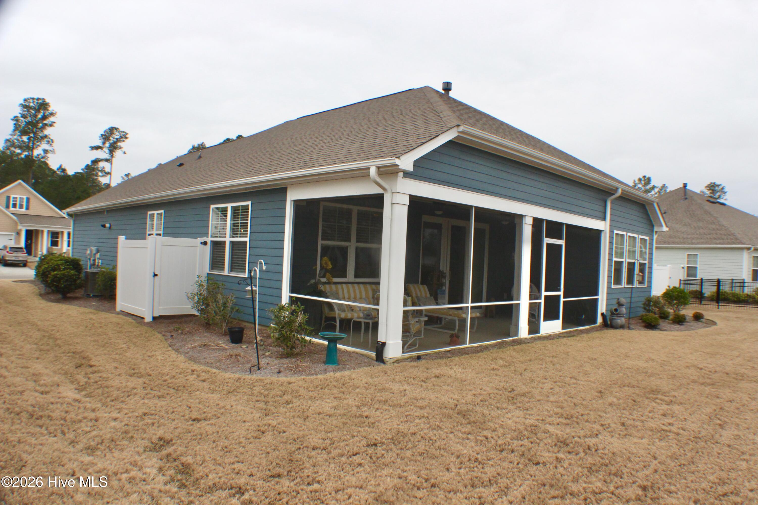 100557593 | Photo 30