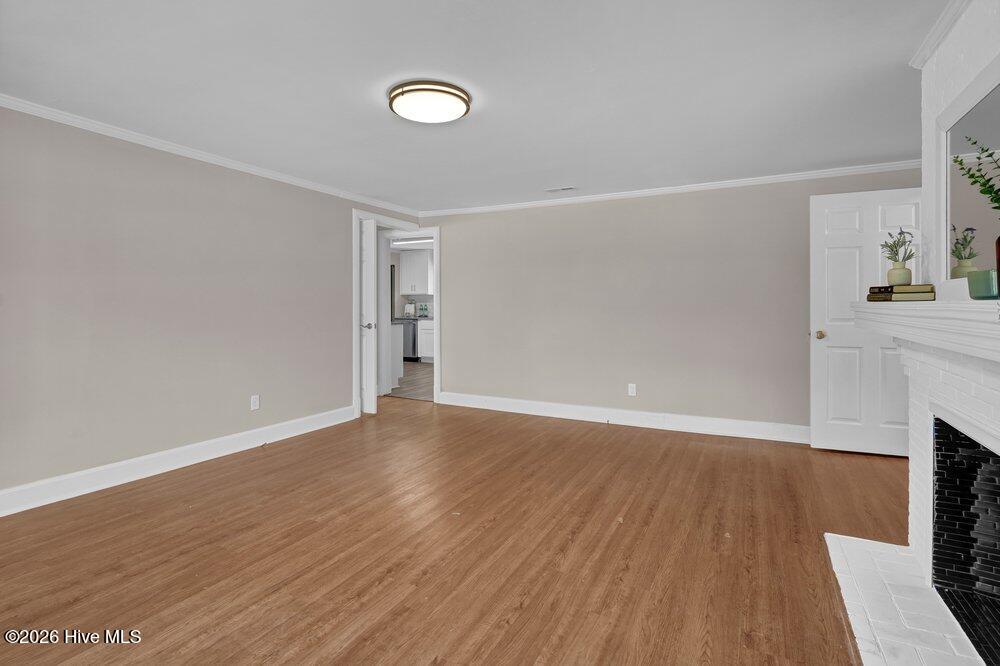 100562072 | Photo 12