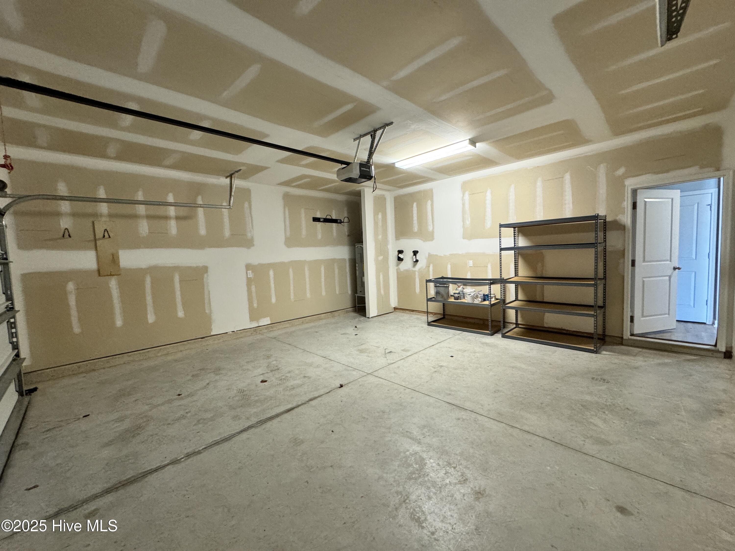 100541325 | Photo 11