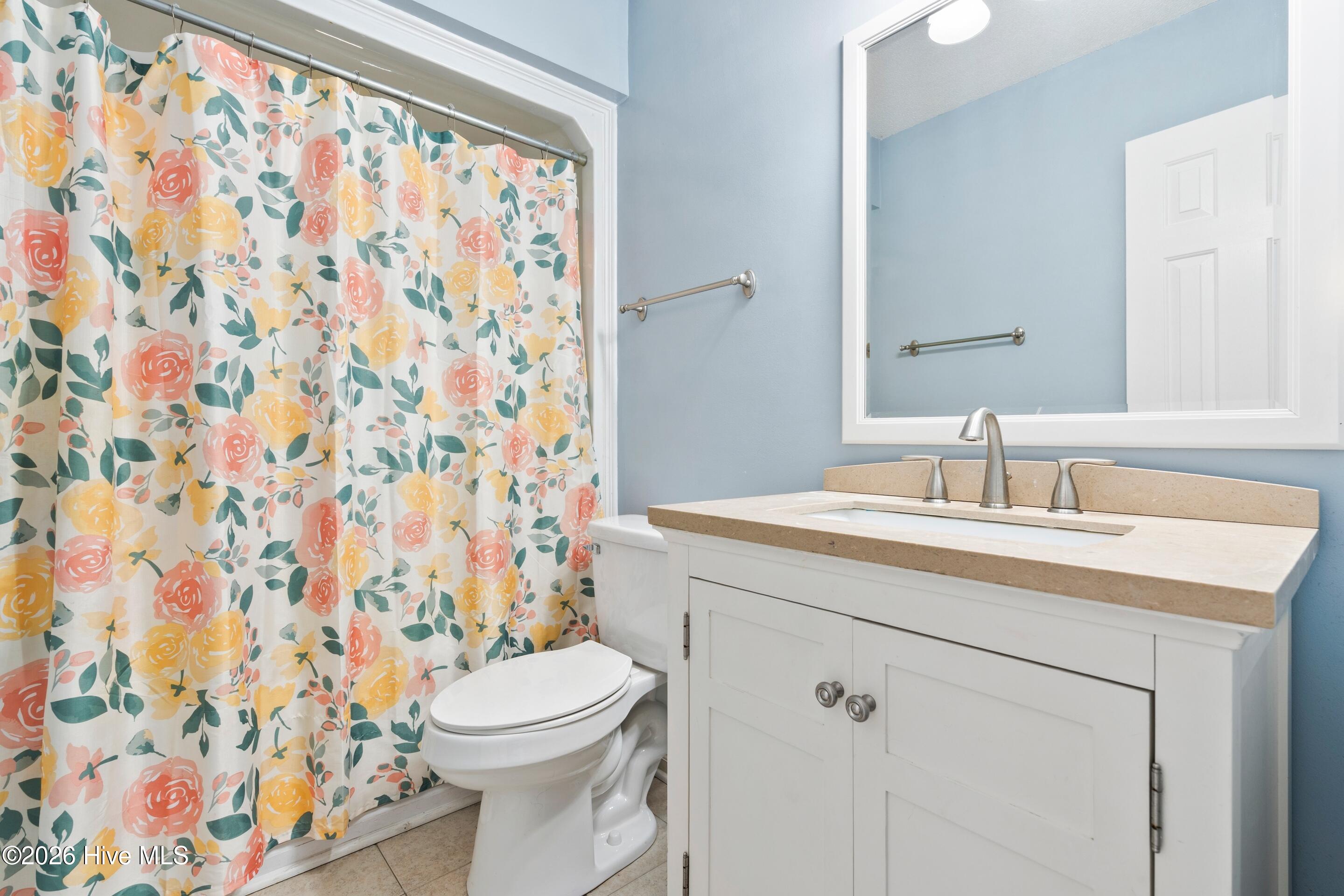 100547828 | Photo 23