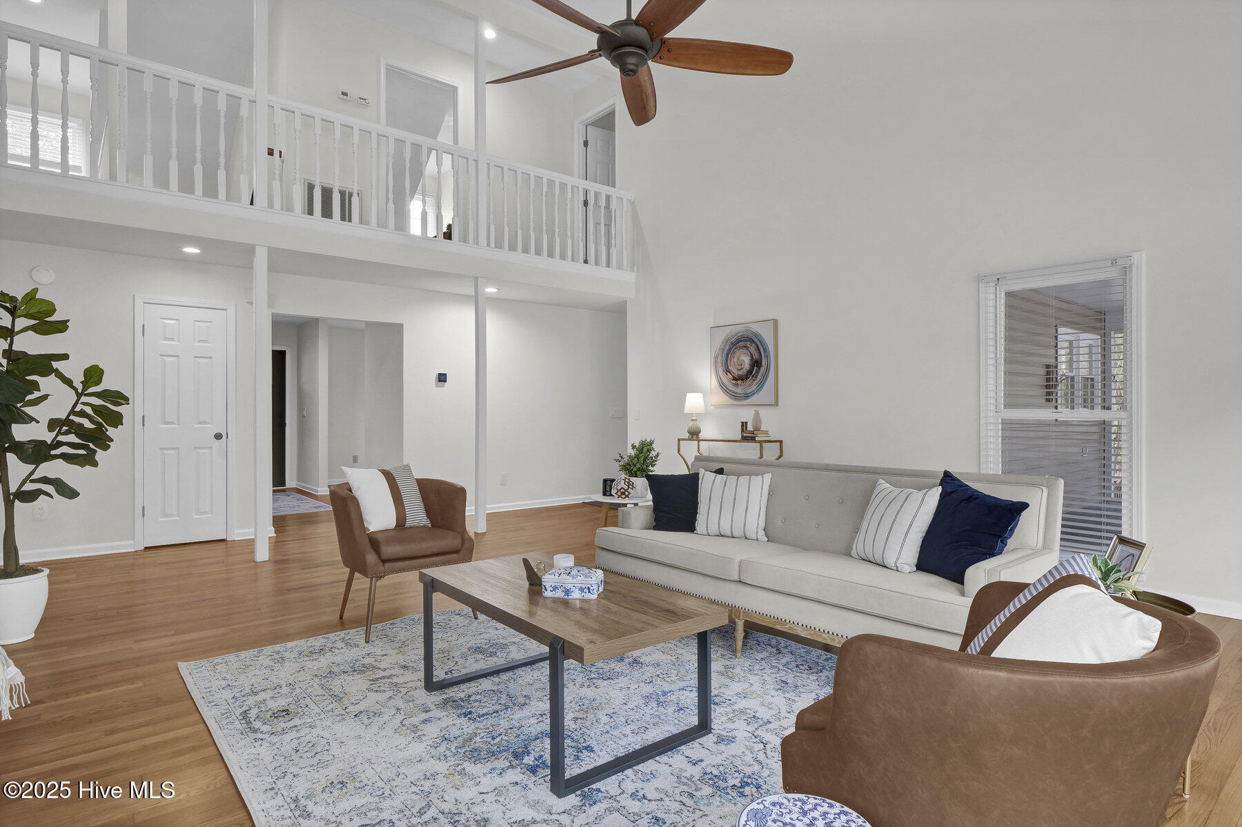 100545503 | Photo 24