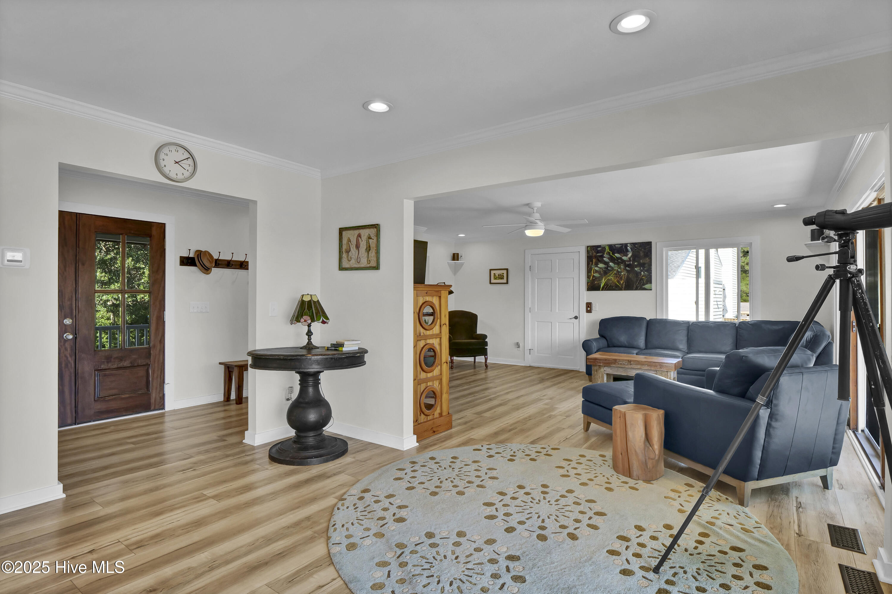 100540889 | Photo 16