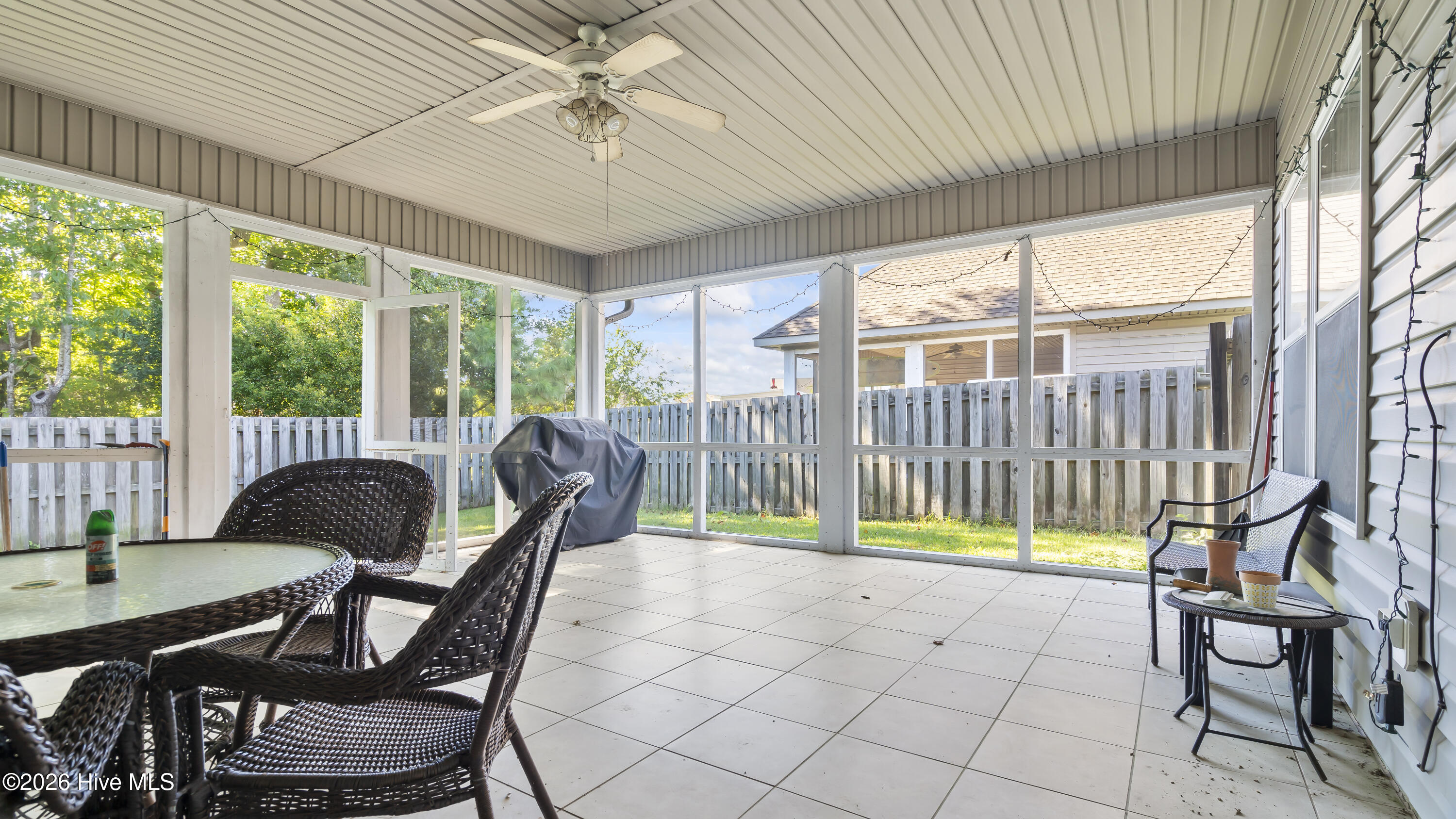 100566448 | Photo 33