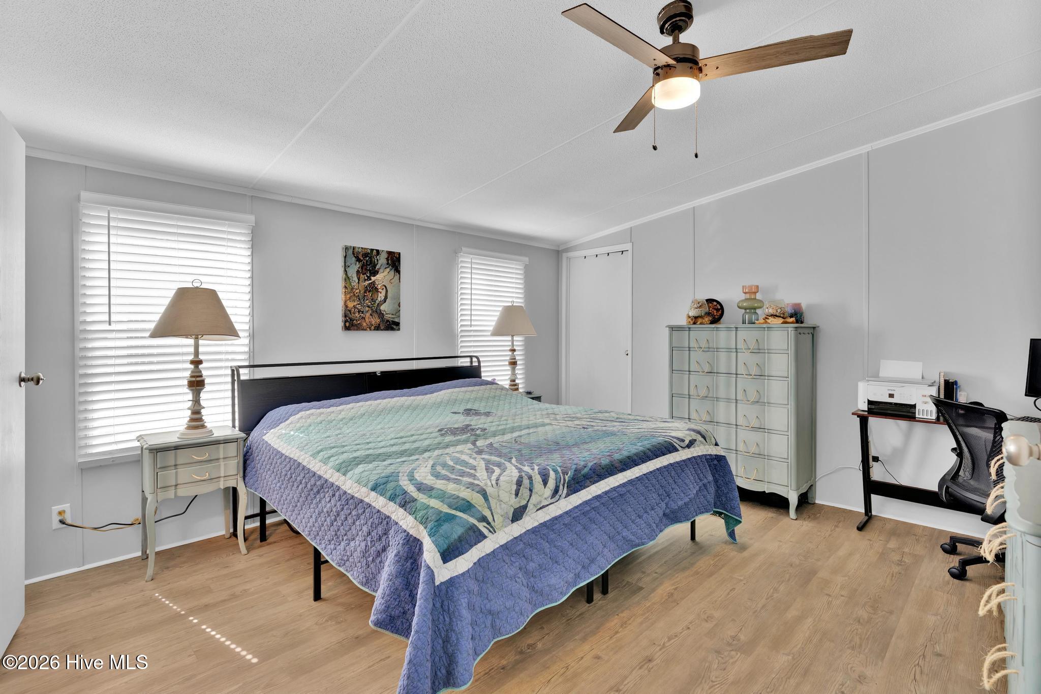 100559189 | Photo 26