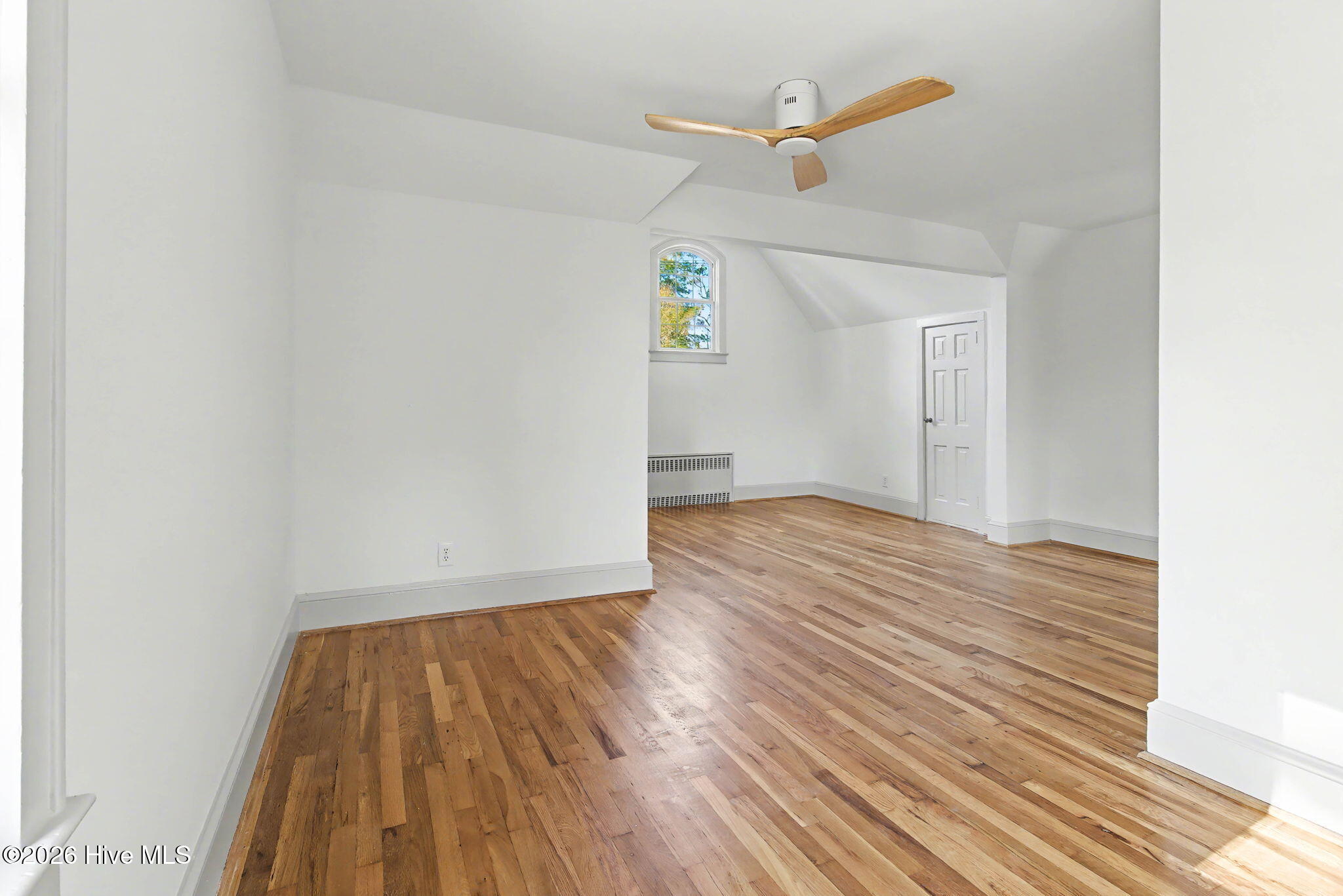 100549818 | Photo 26