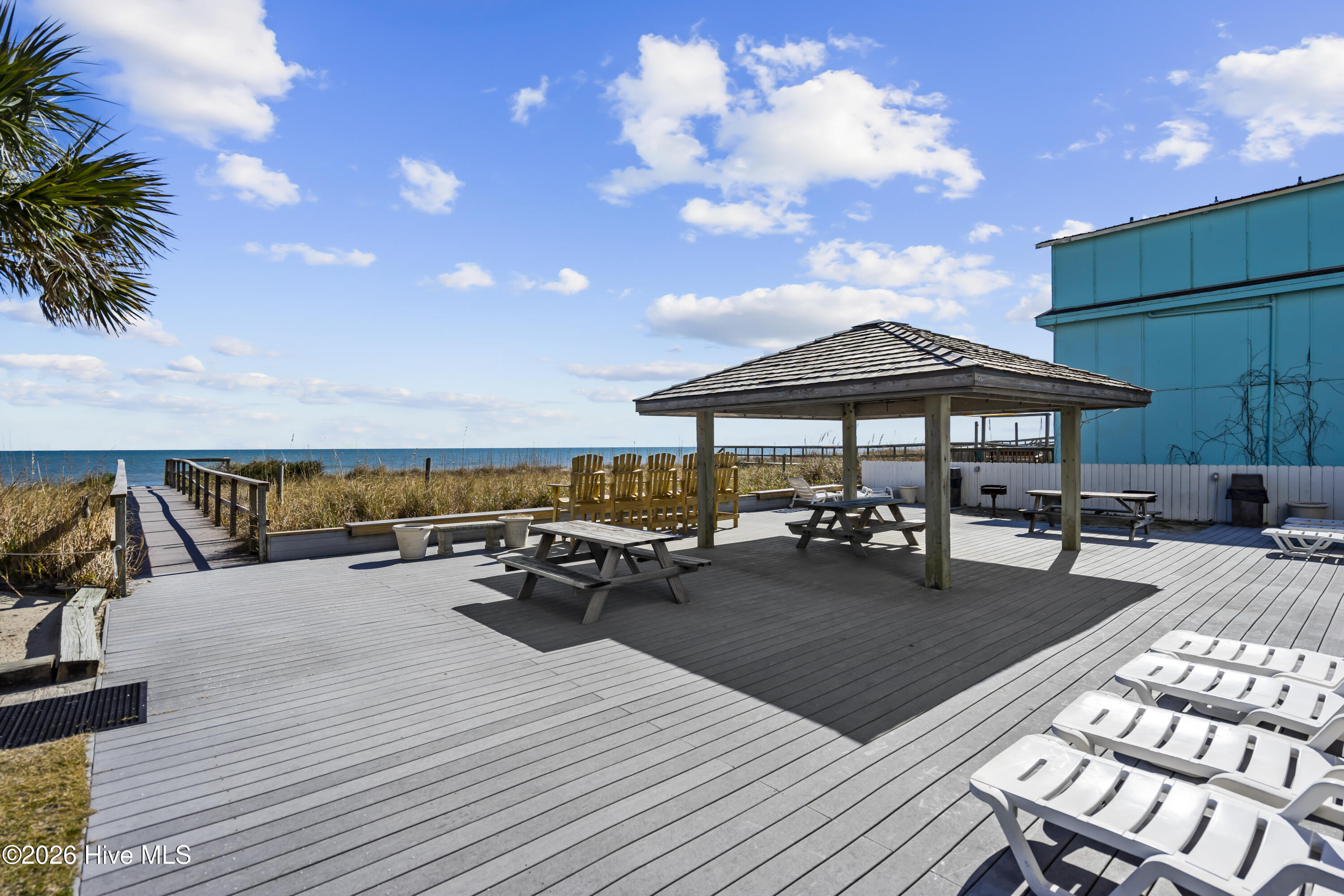 100565649 | Photo 52