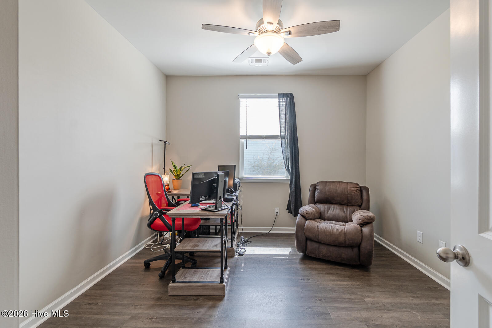 100564968 | Photo 37