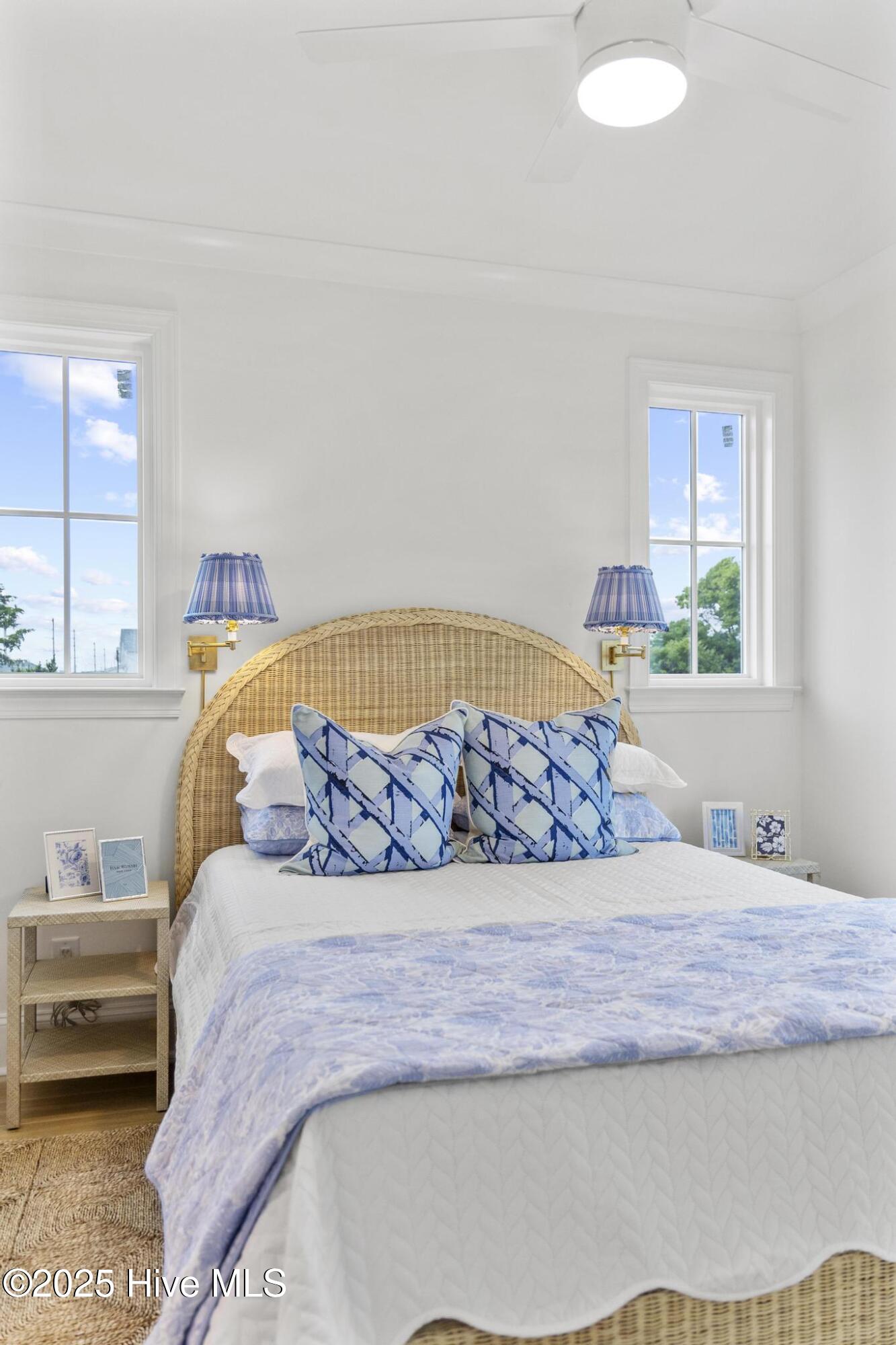 100565849 | Photo 60