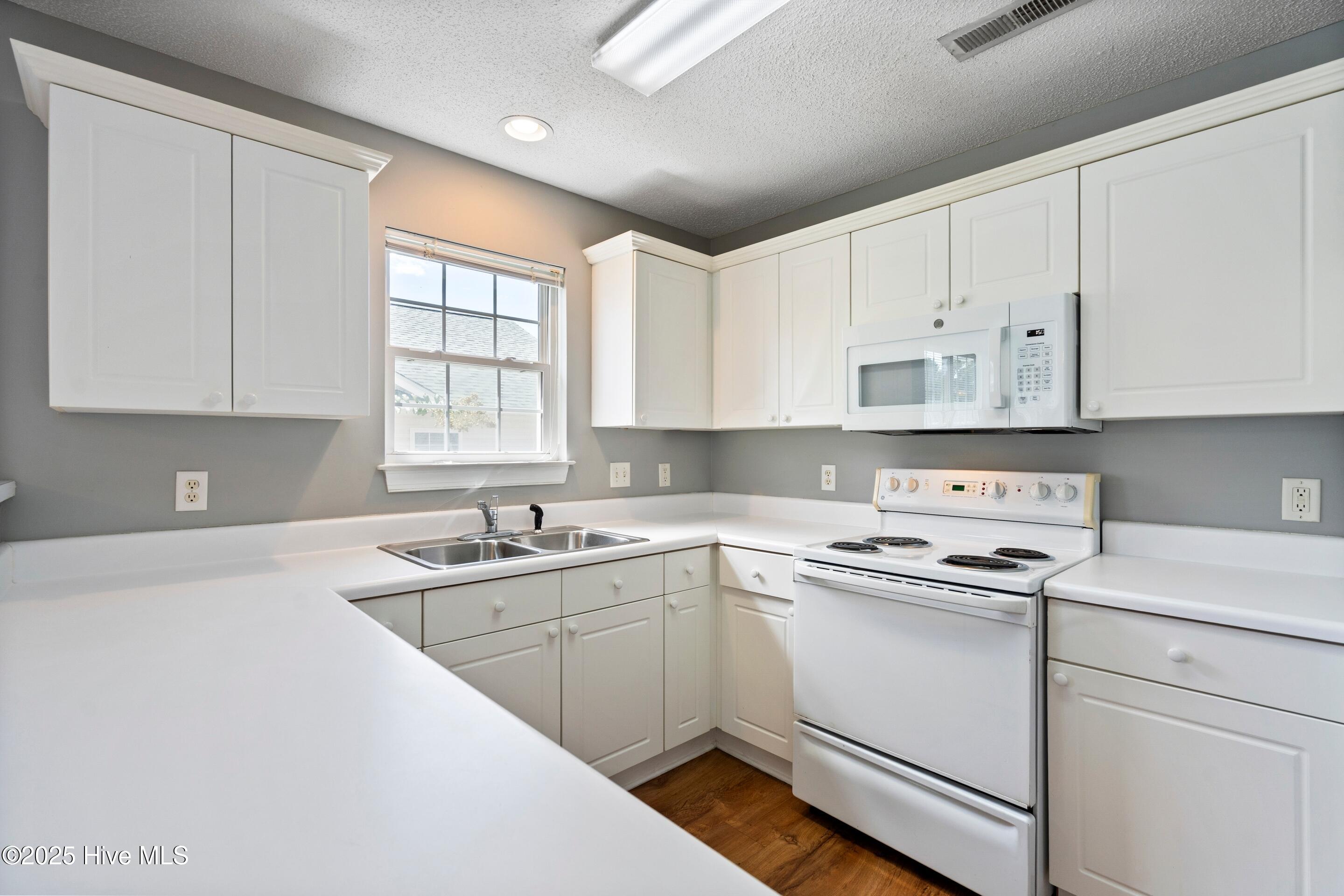 100527871 | Photo 21