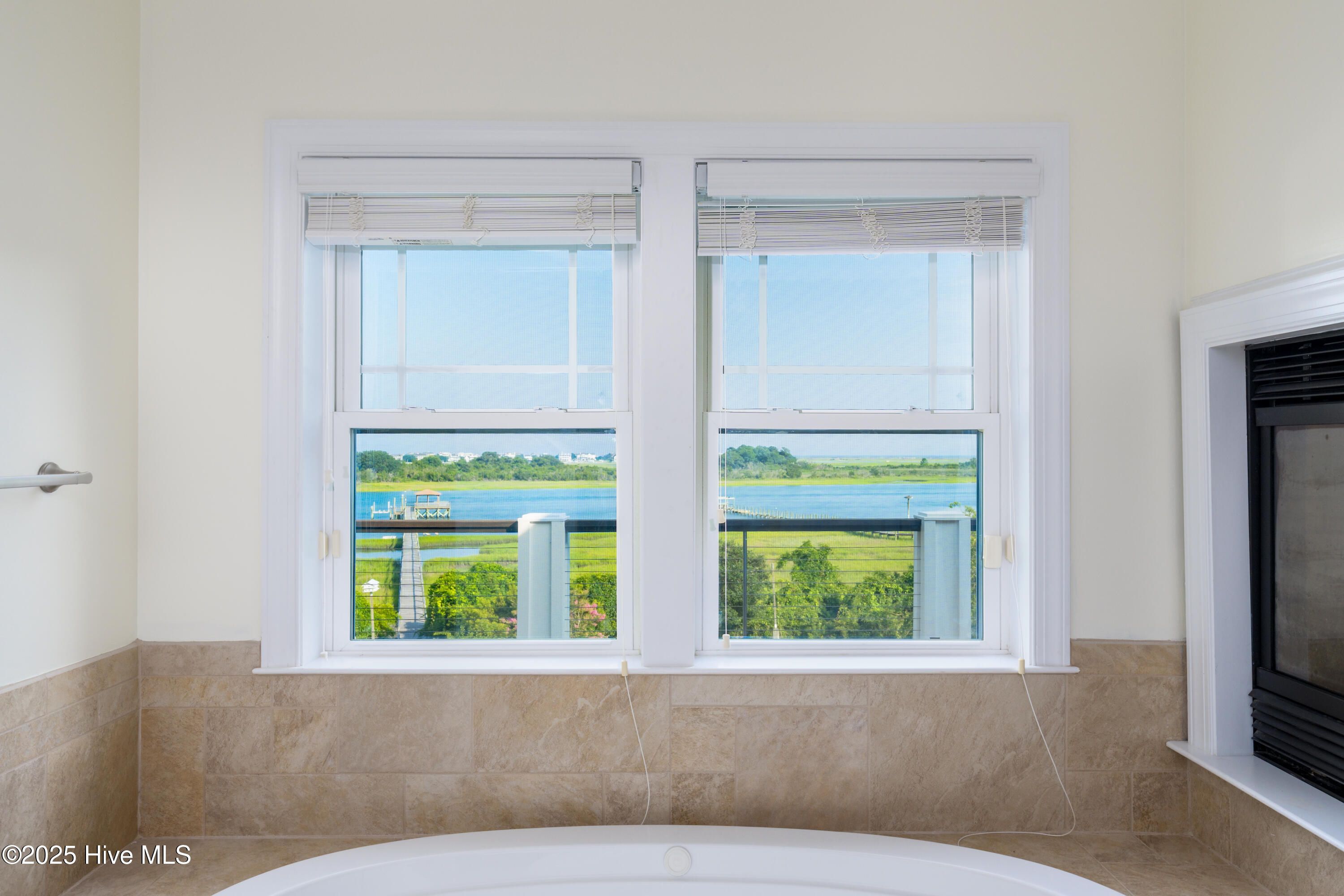 100510082 | Photo 34