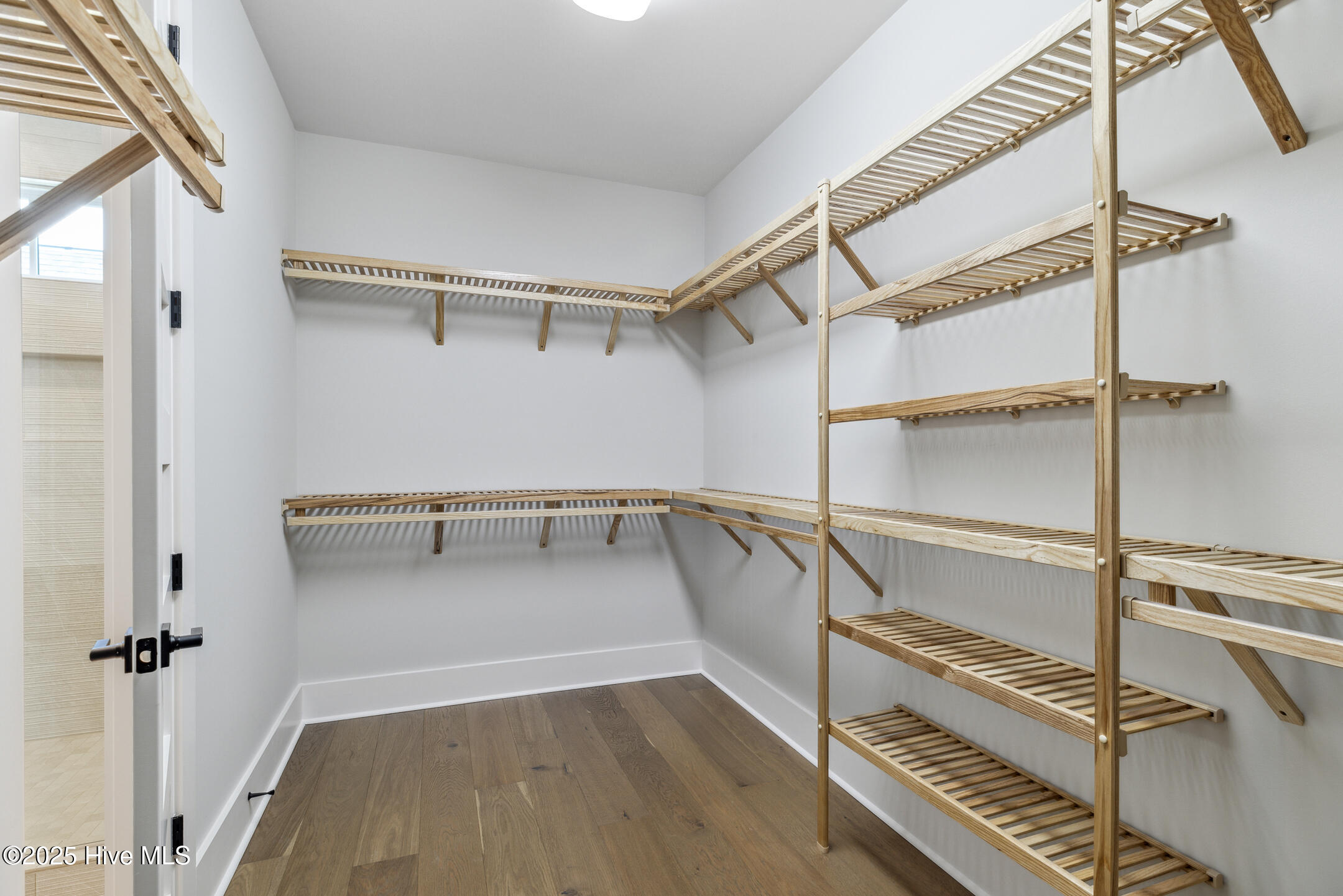 100461244 | Photo 61