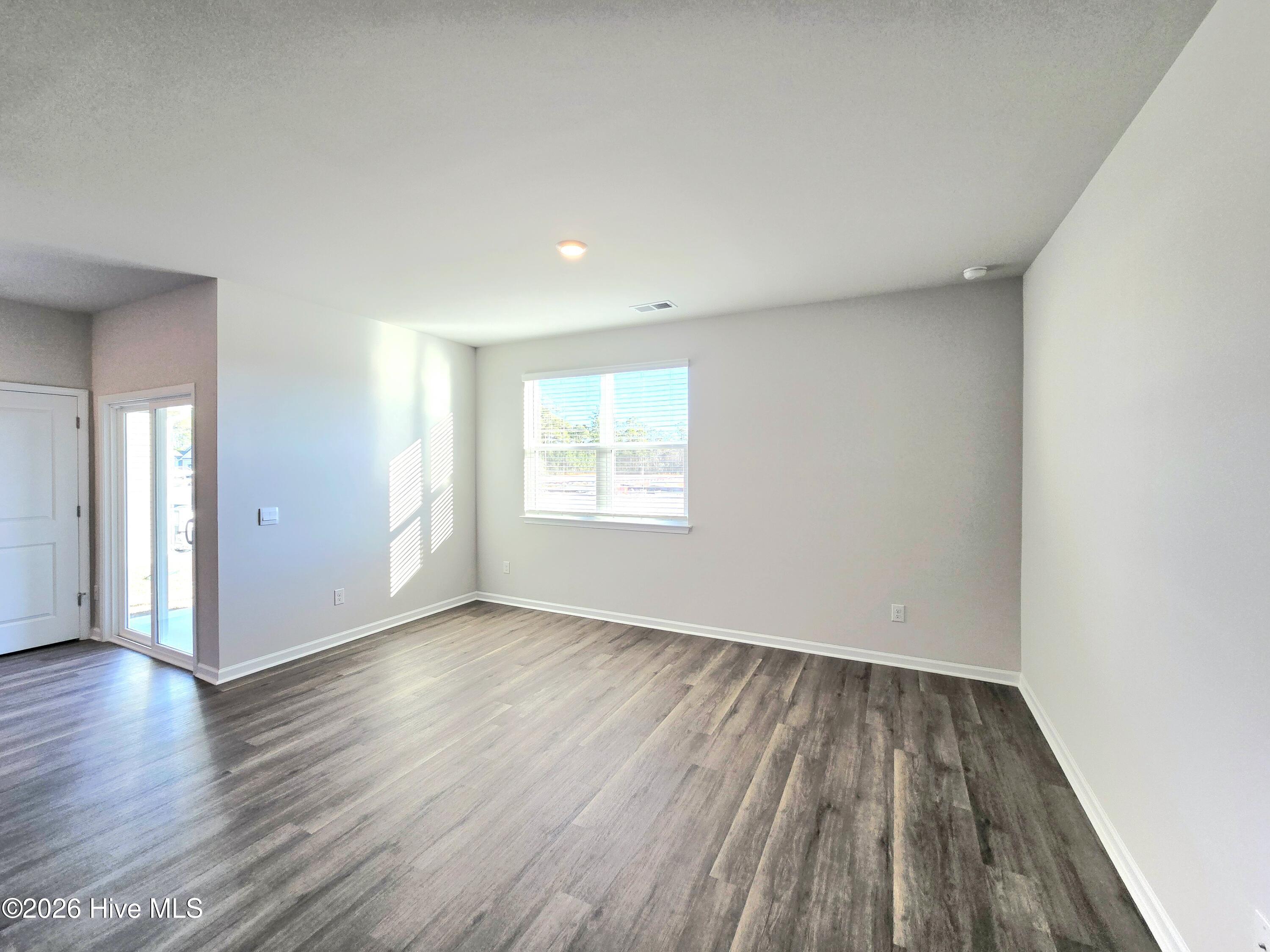 100541756 | Photo 13