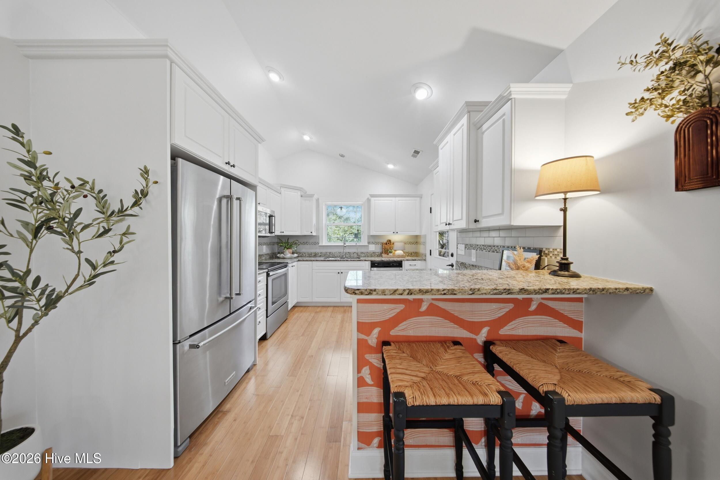 100561155 | Photo 36