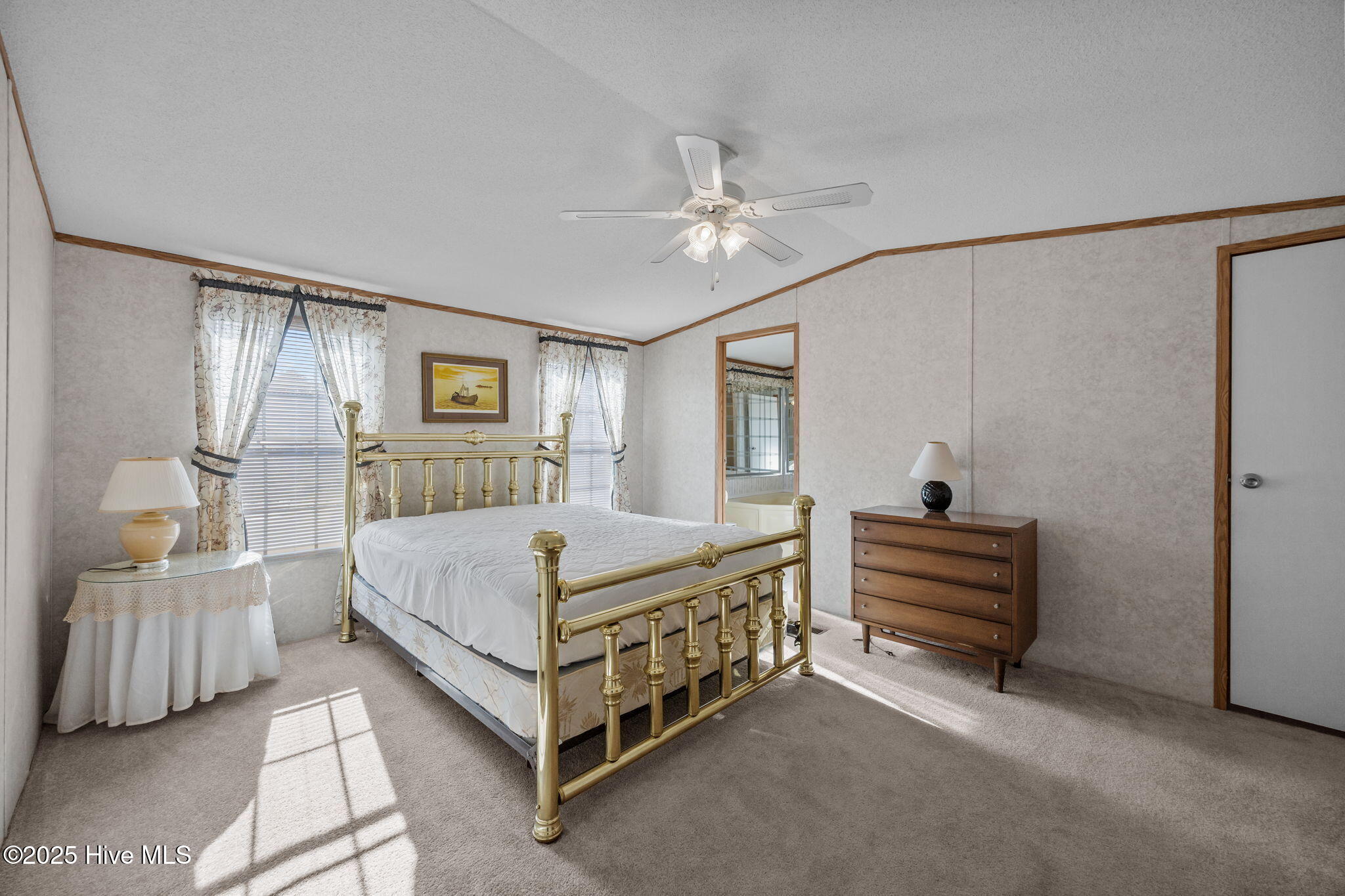 100545328 | Photo 17