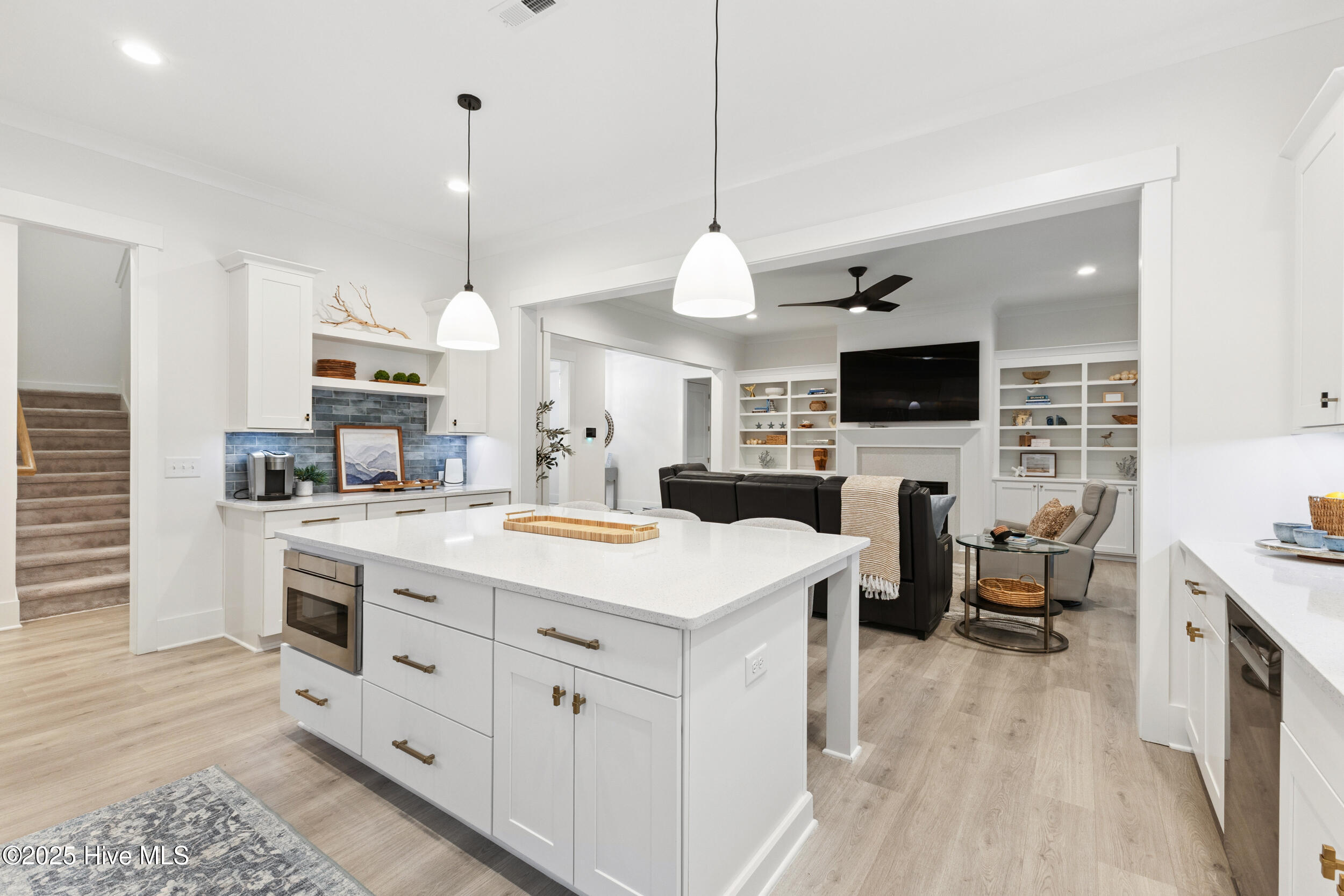 100549566 | Photo 13