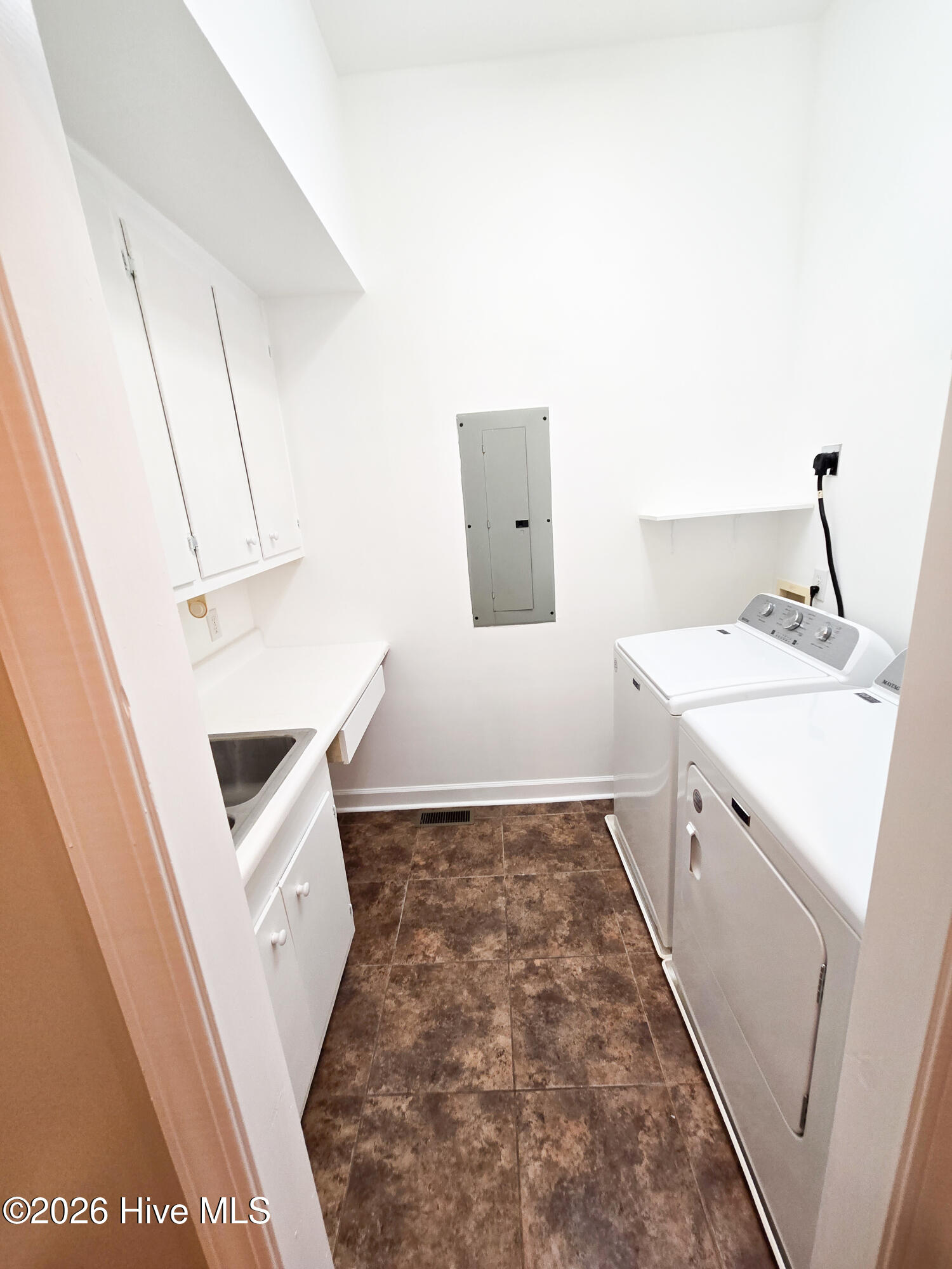 100558924 | Photo 40