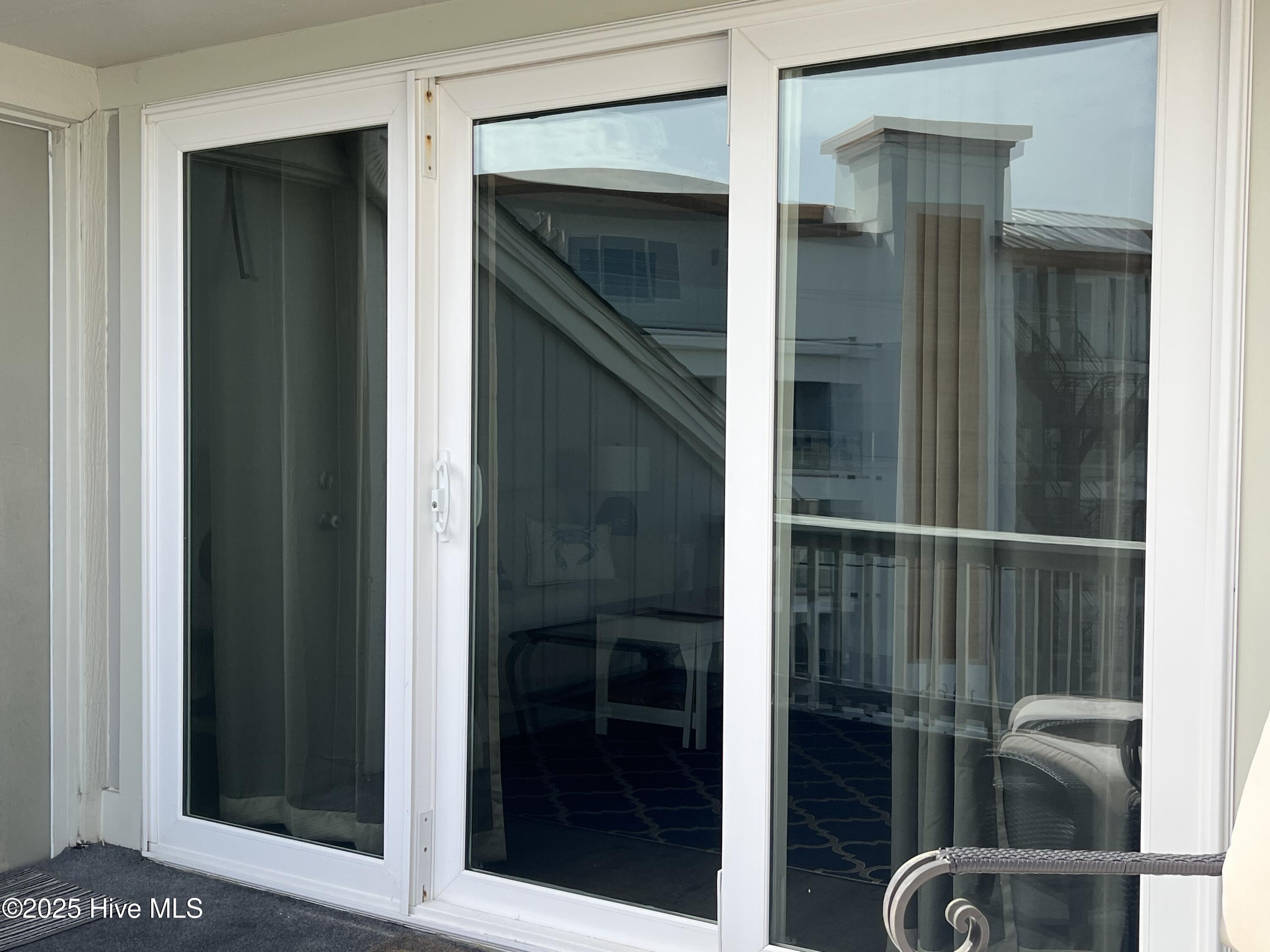 100555345 | Photo 18