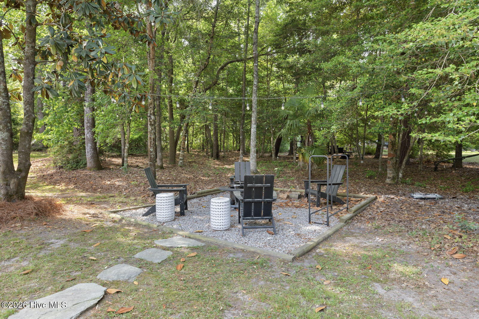 100569189 | Photo 53