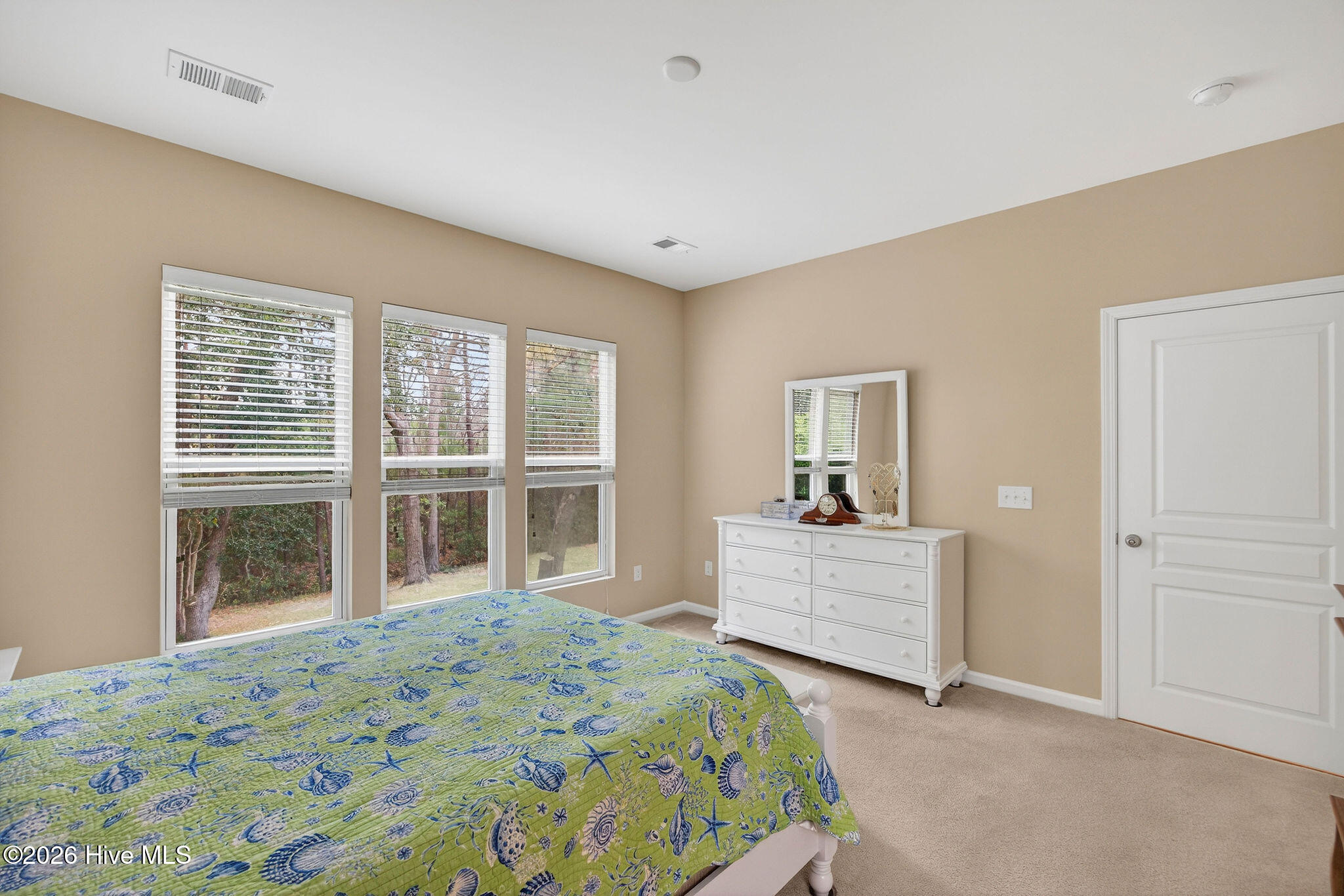 100563500 | Photo 26