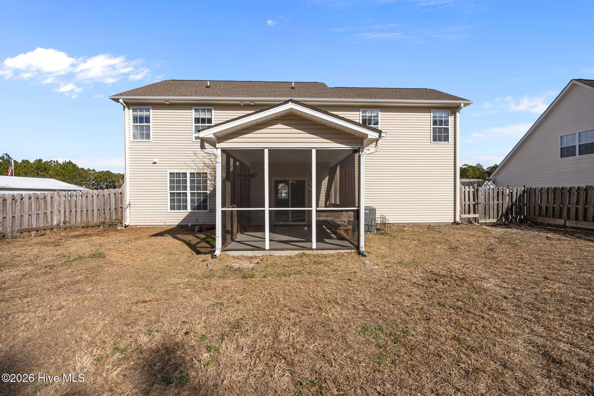 100549557 | Photo 52