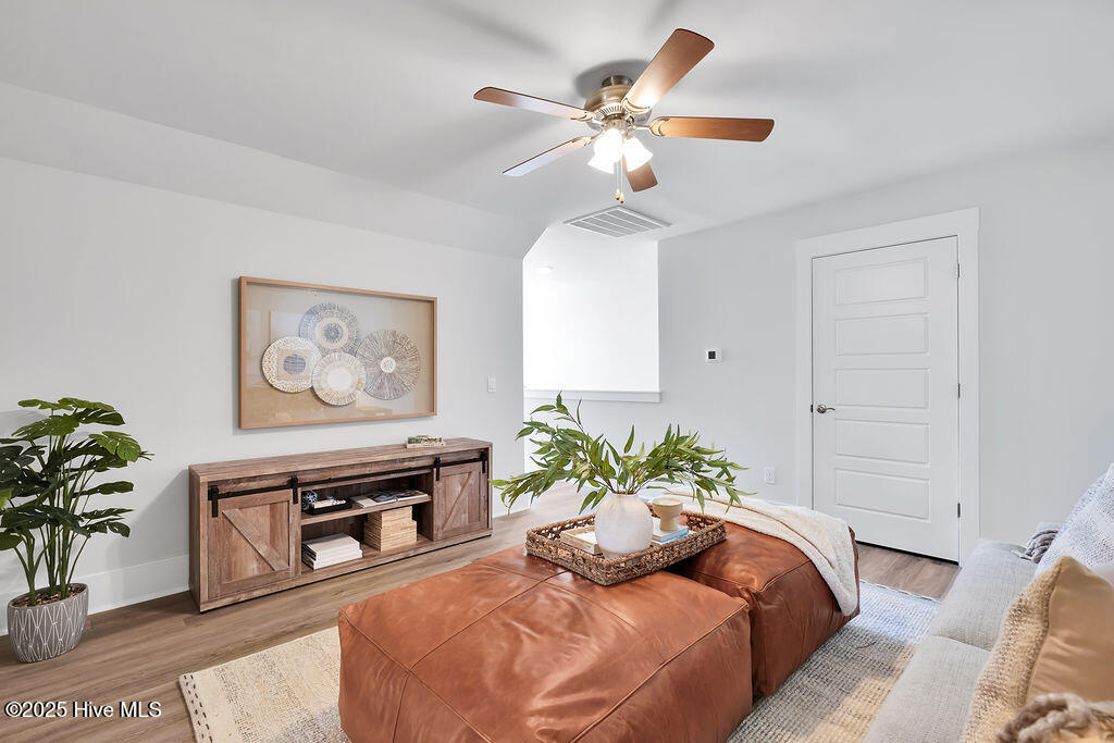 100558015 | Photo 29