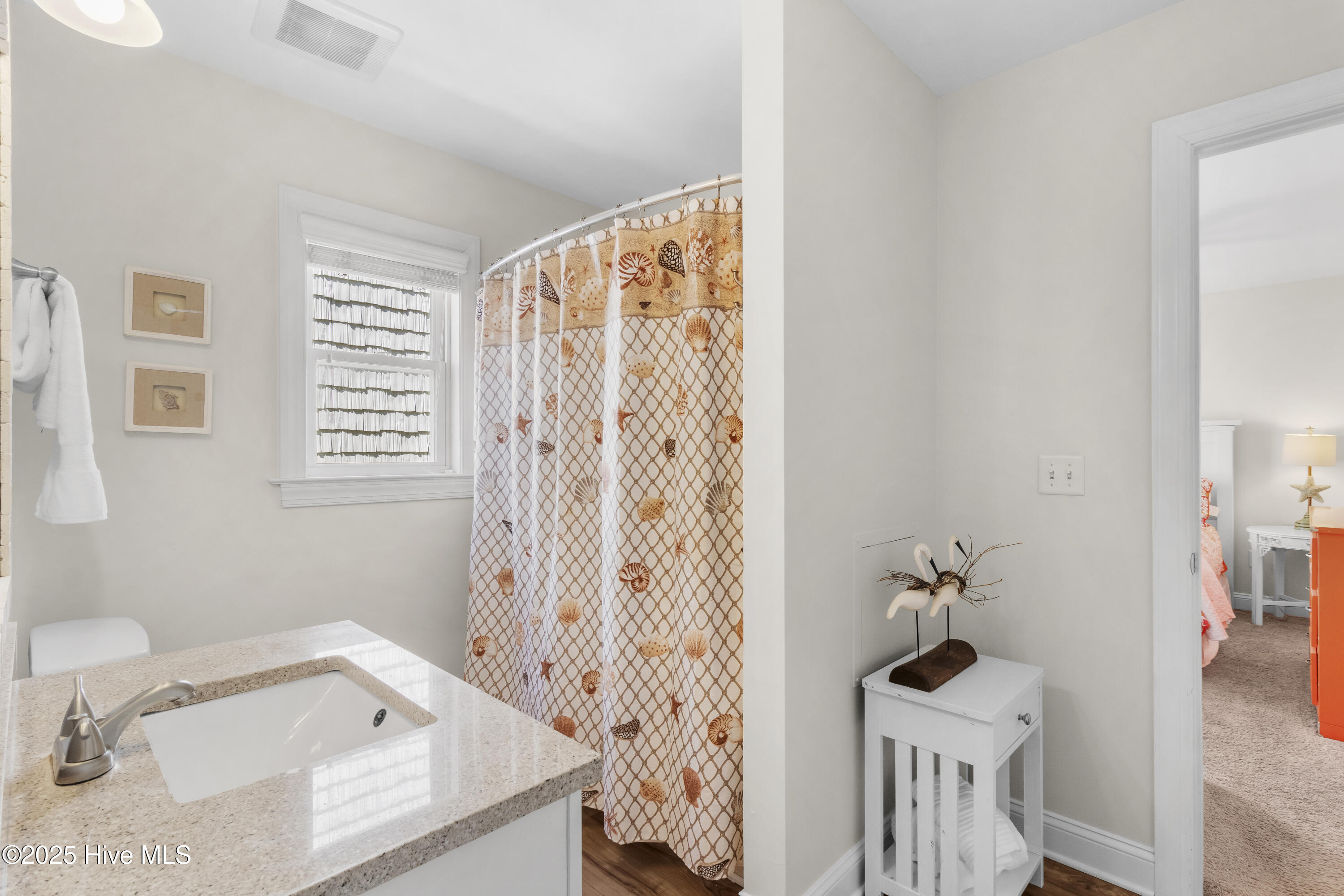 100516276 | Photo 24