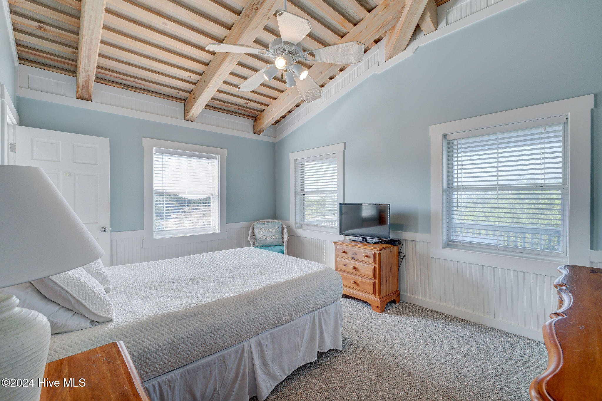 100526759 | Photo 38