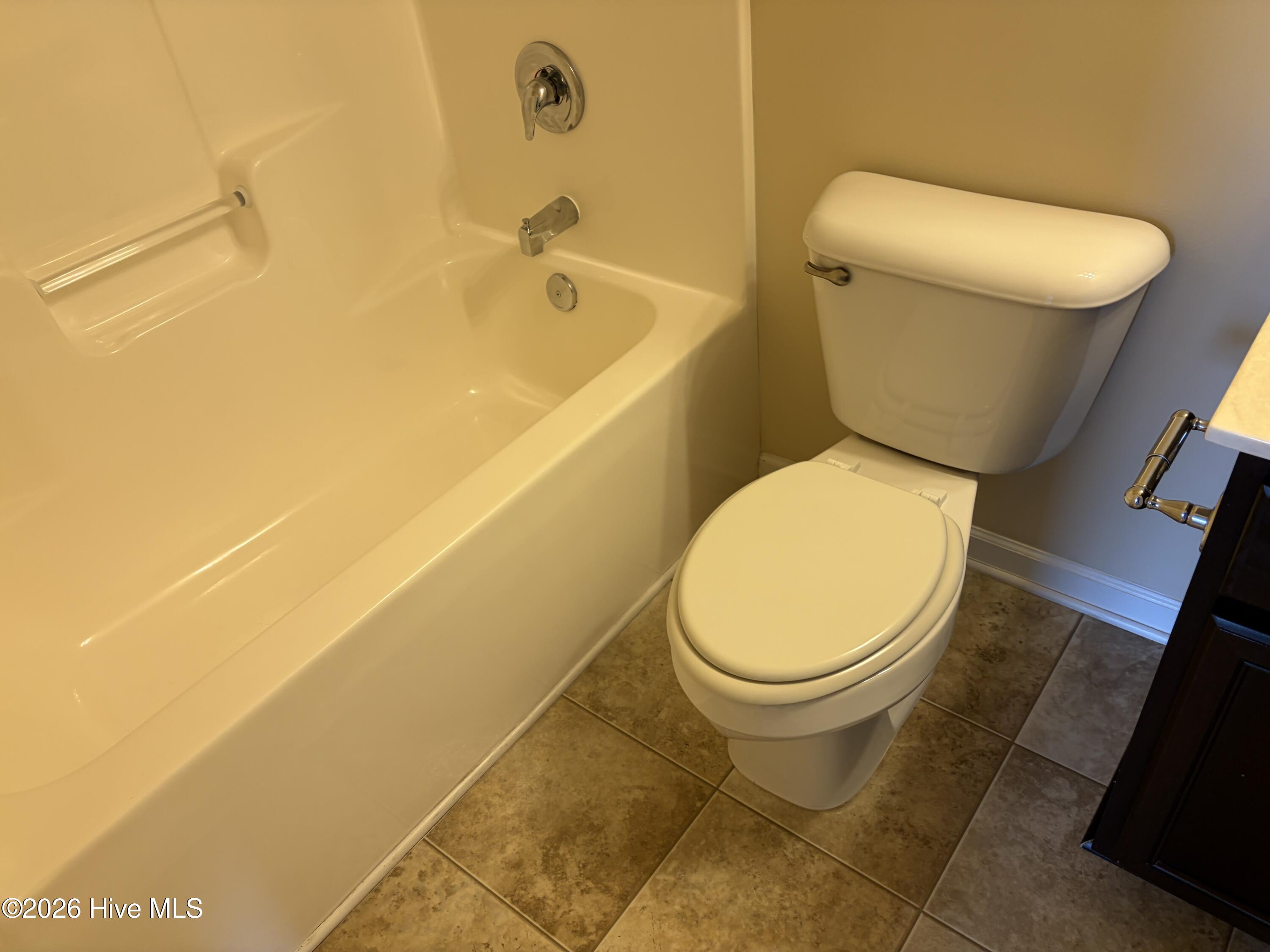 100561039 | Photo 26