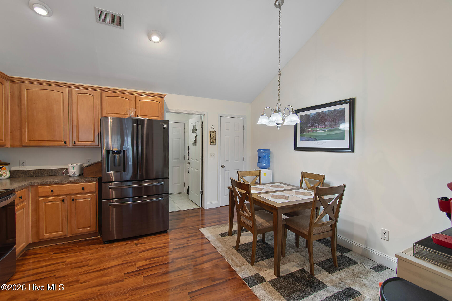 100555398 | Photo 14