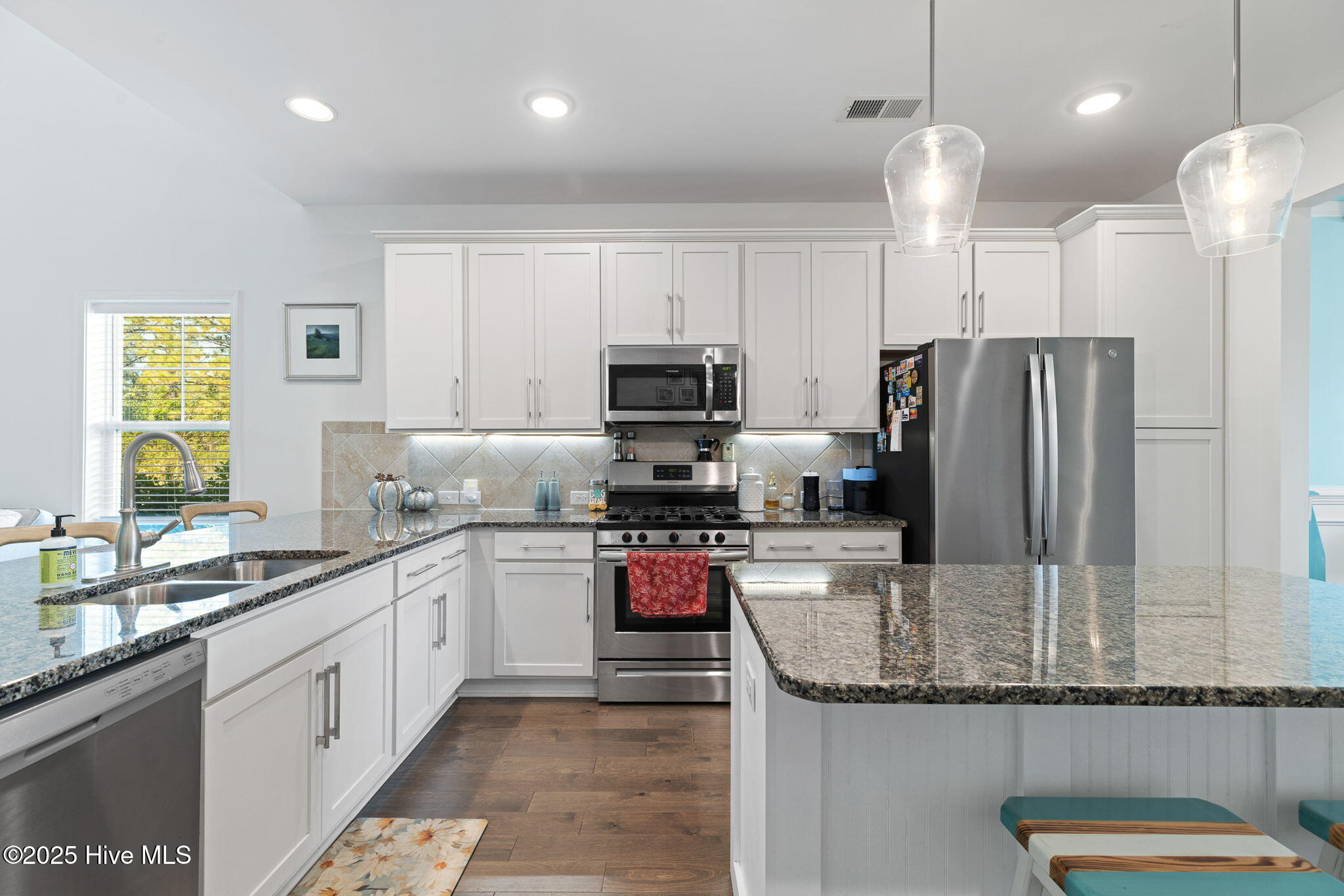 100541637 | Photo 17