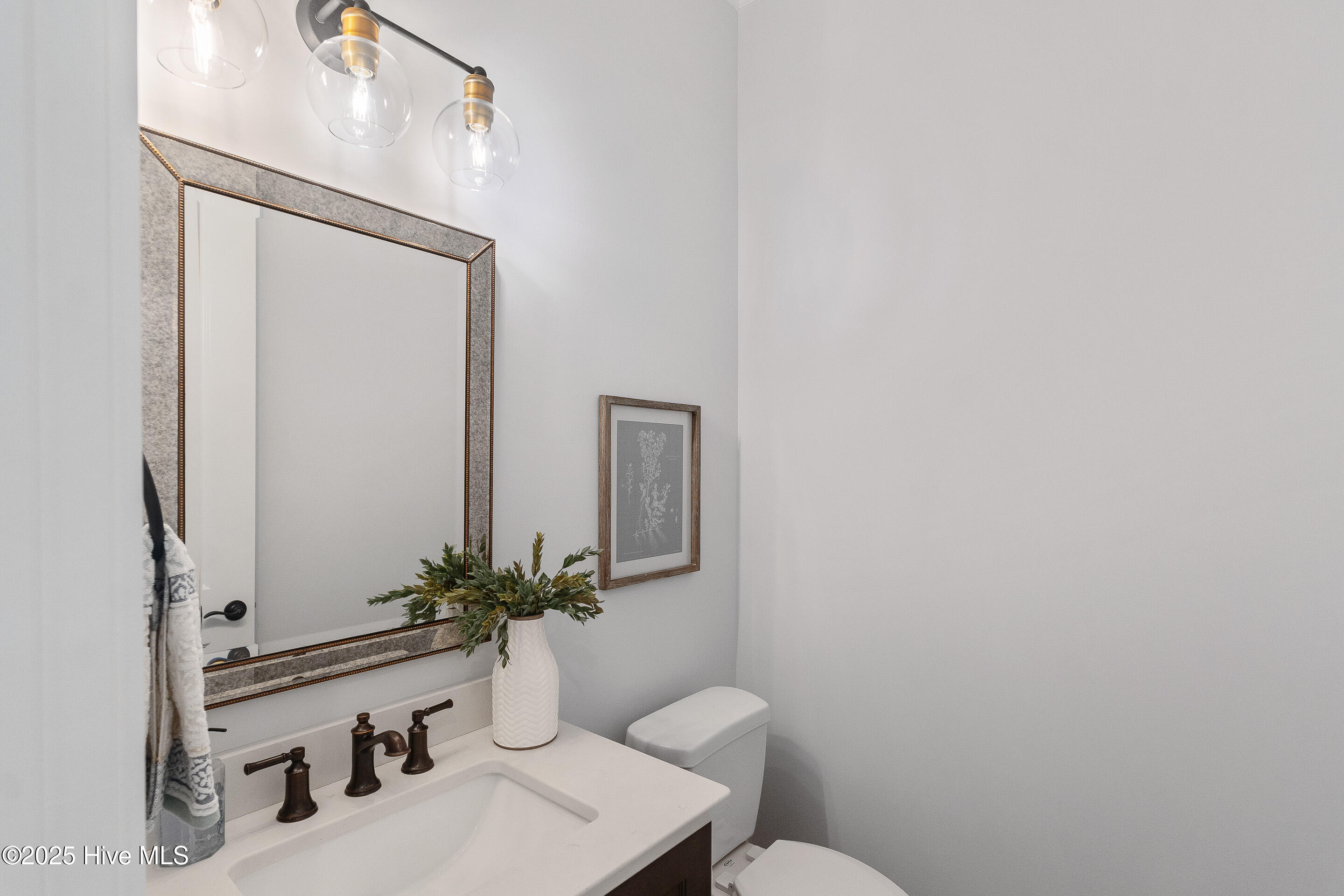 100487716 | Photo 14