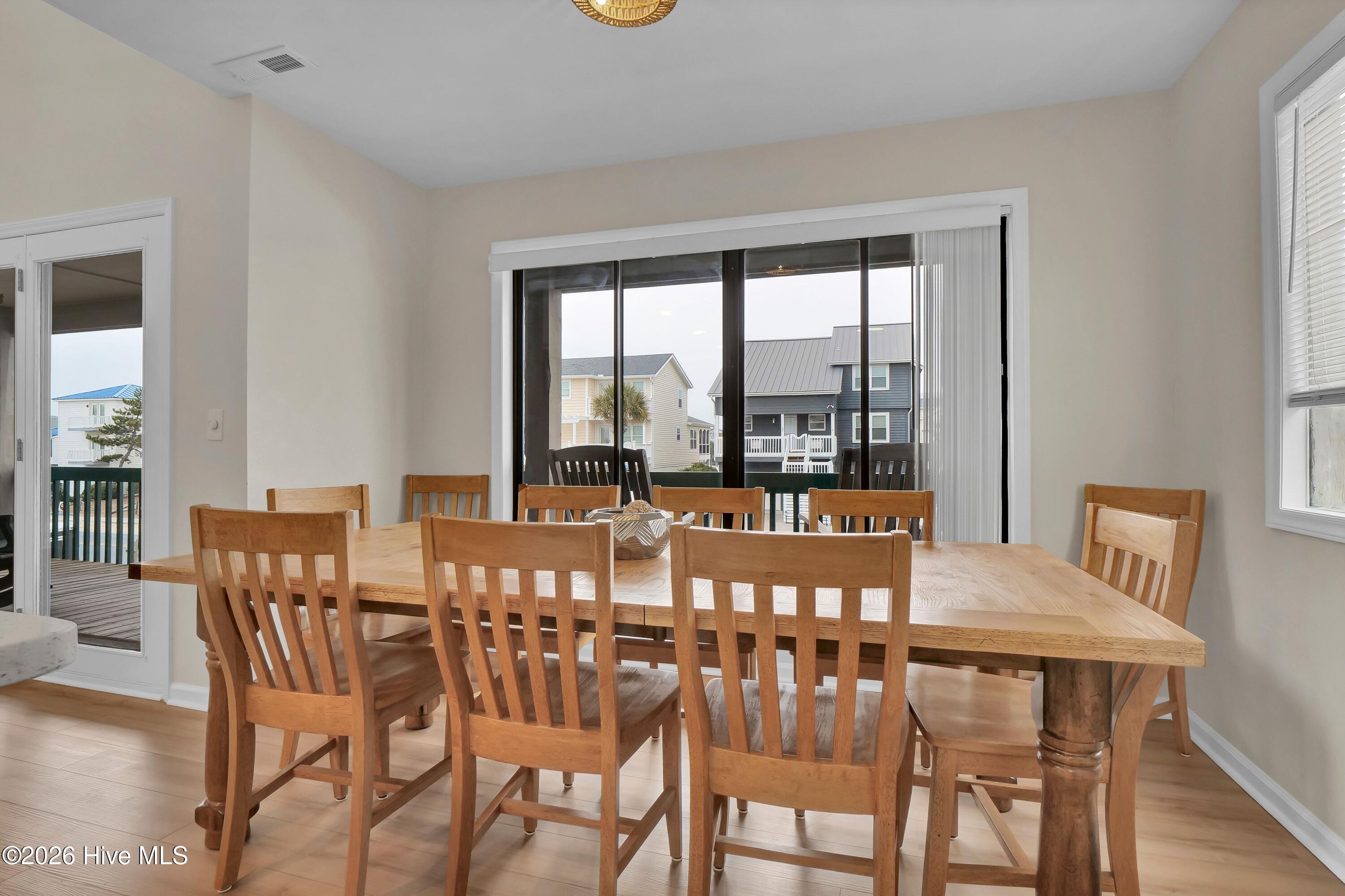 100556250 | Photo 16