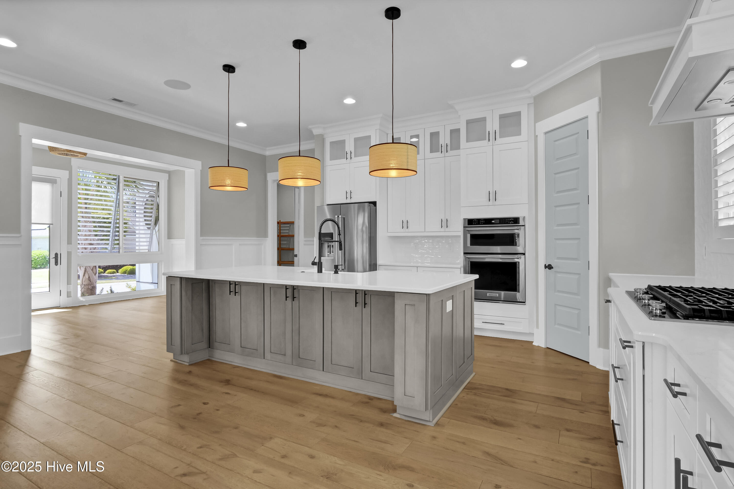 100550723 | Photo 14