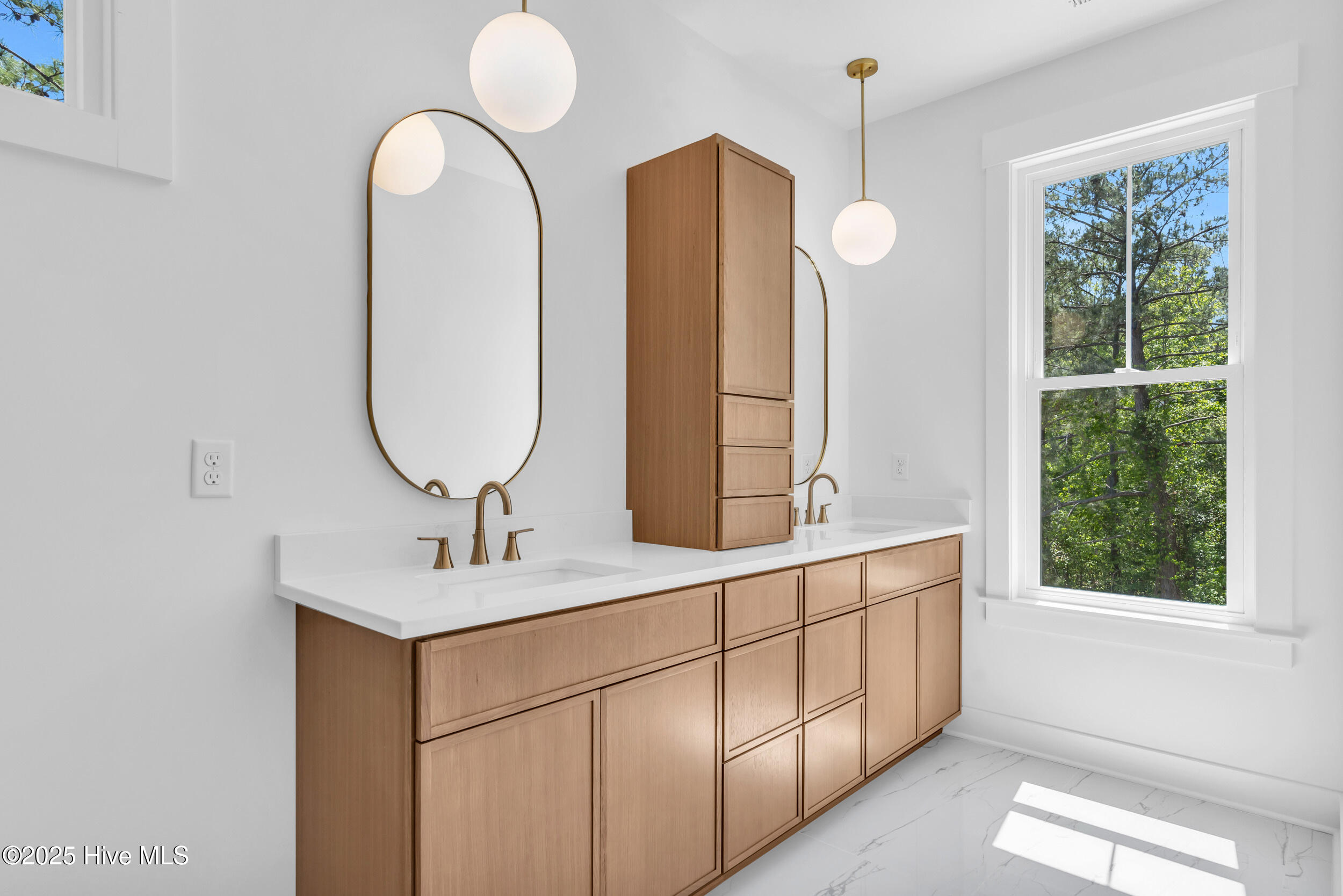 100501521 | Photo 23