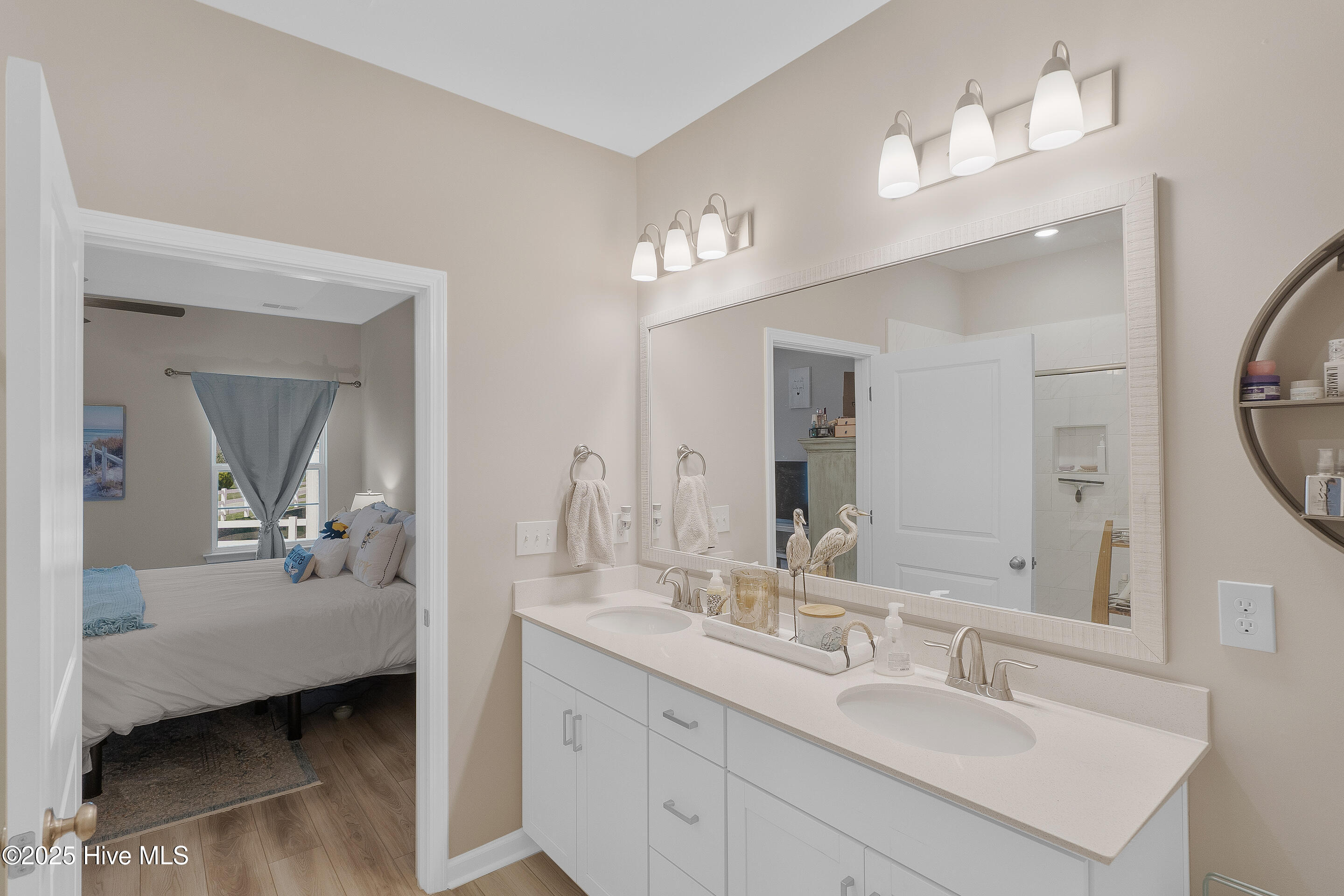 100499977 | Photo 26