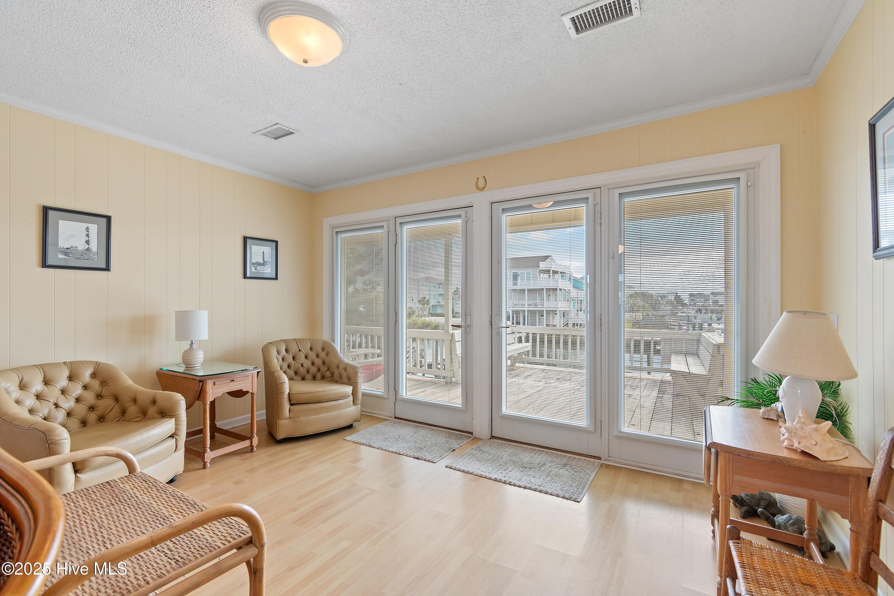 100543177 | Photo 11