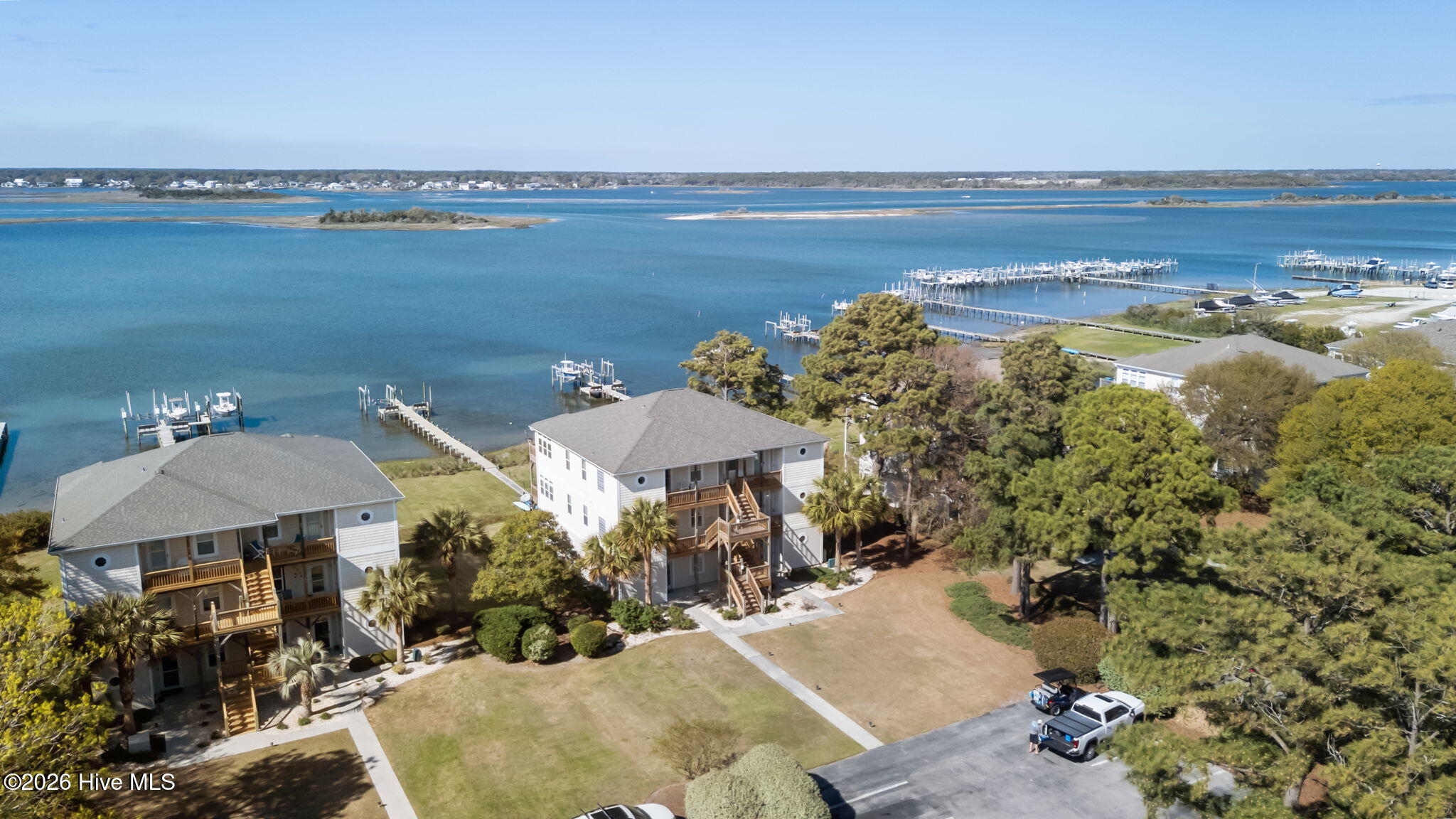 100565835 | Photo 47