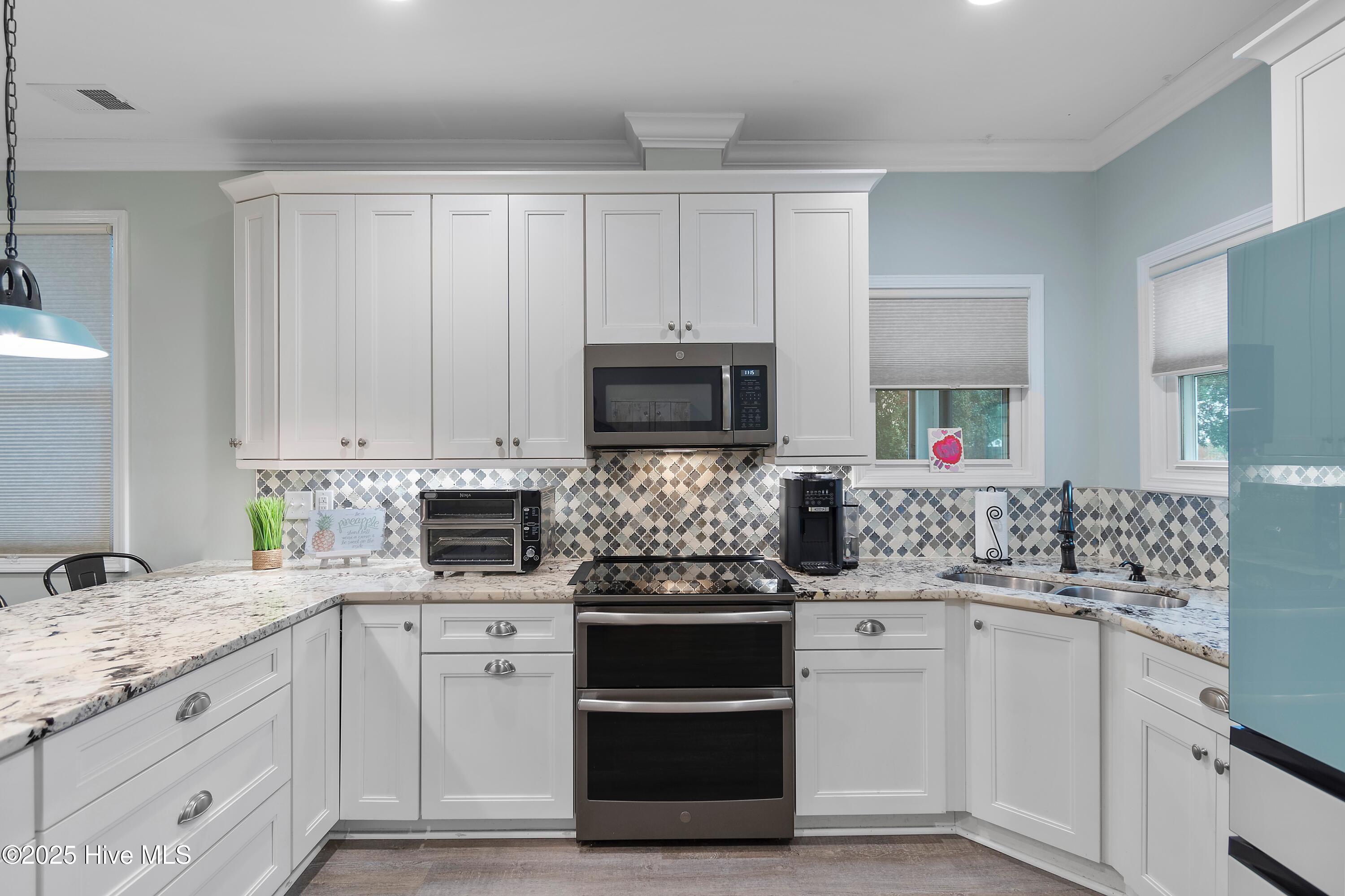 100538437 | Photo 18