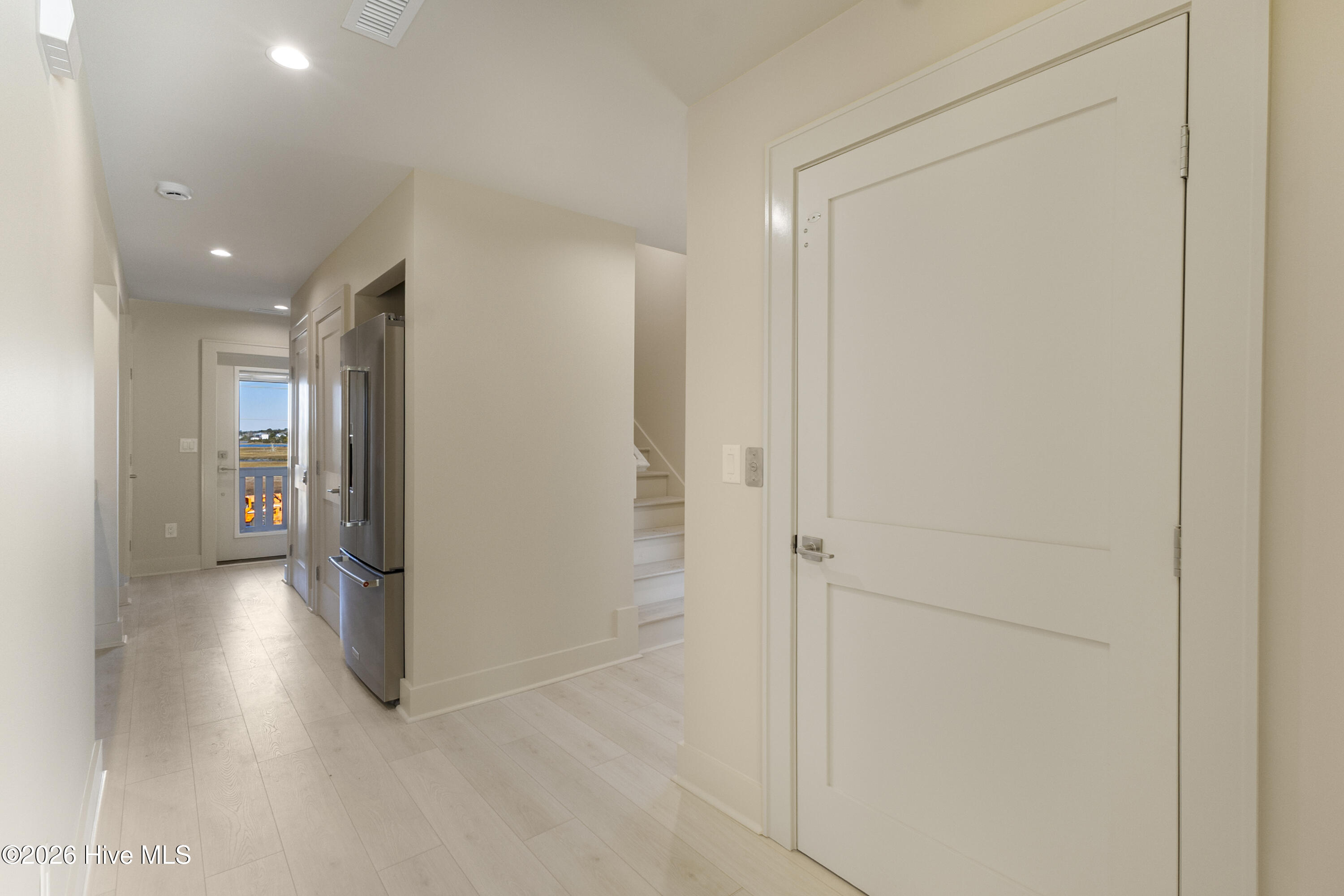 100551953 | Photo 48