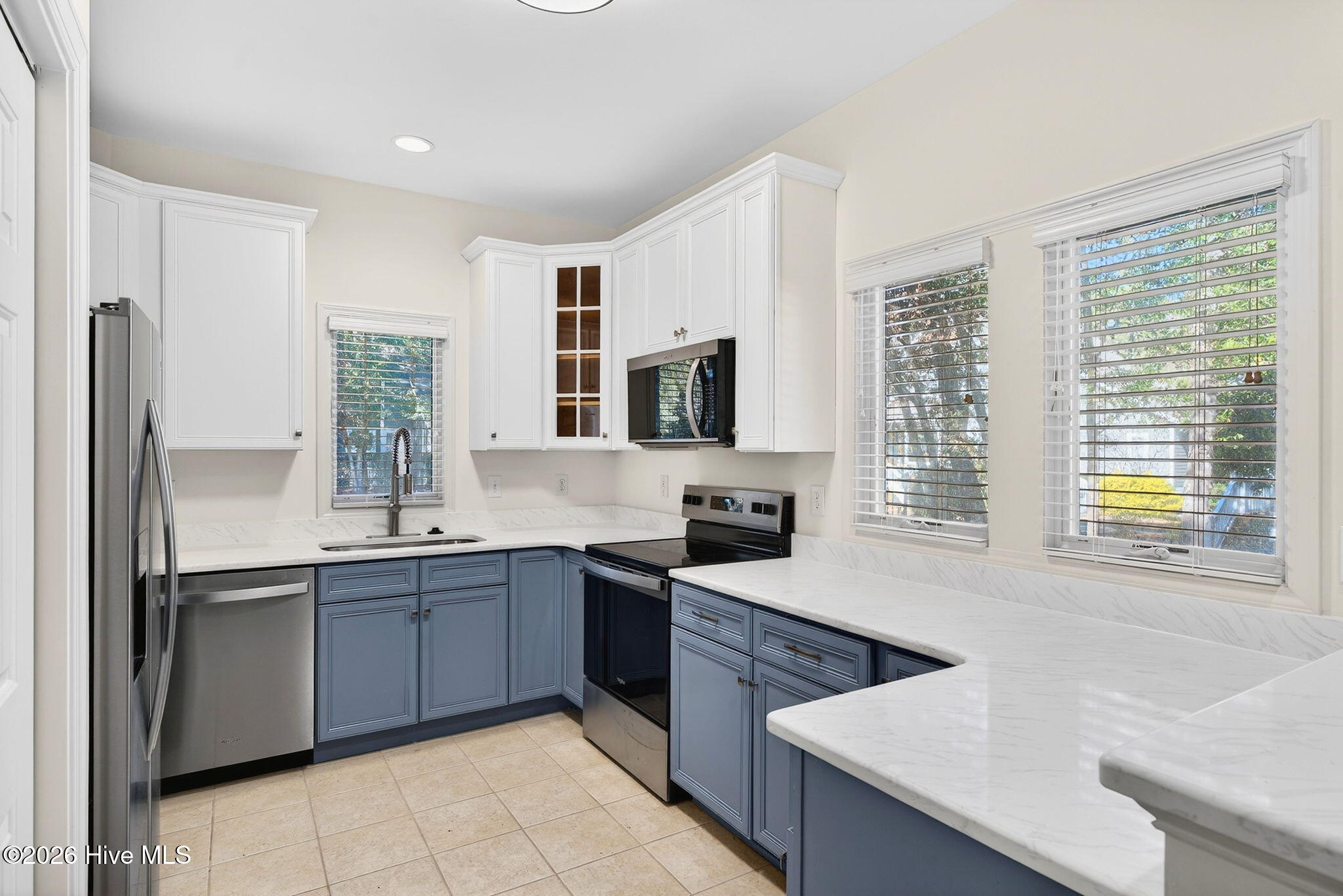 100553475 | Photo 24