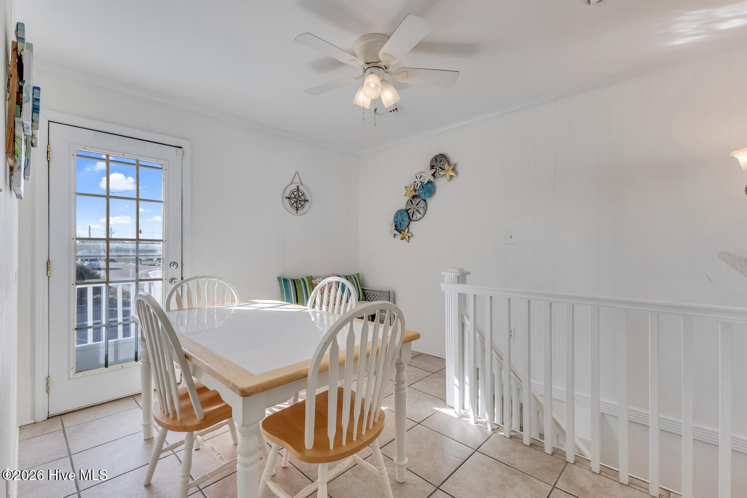 100561706 | Photo 39