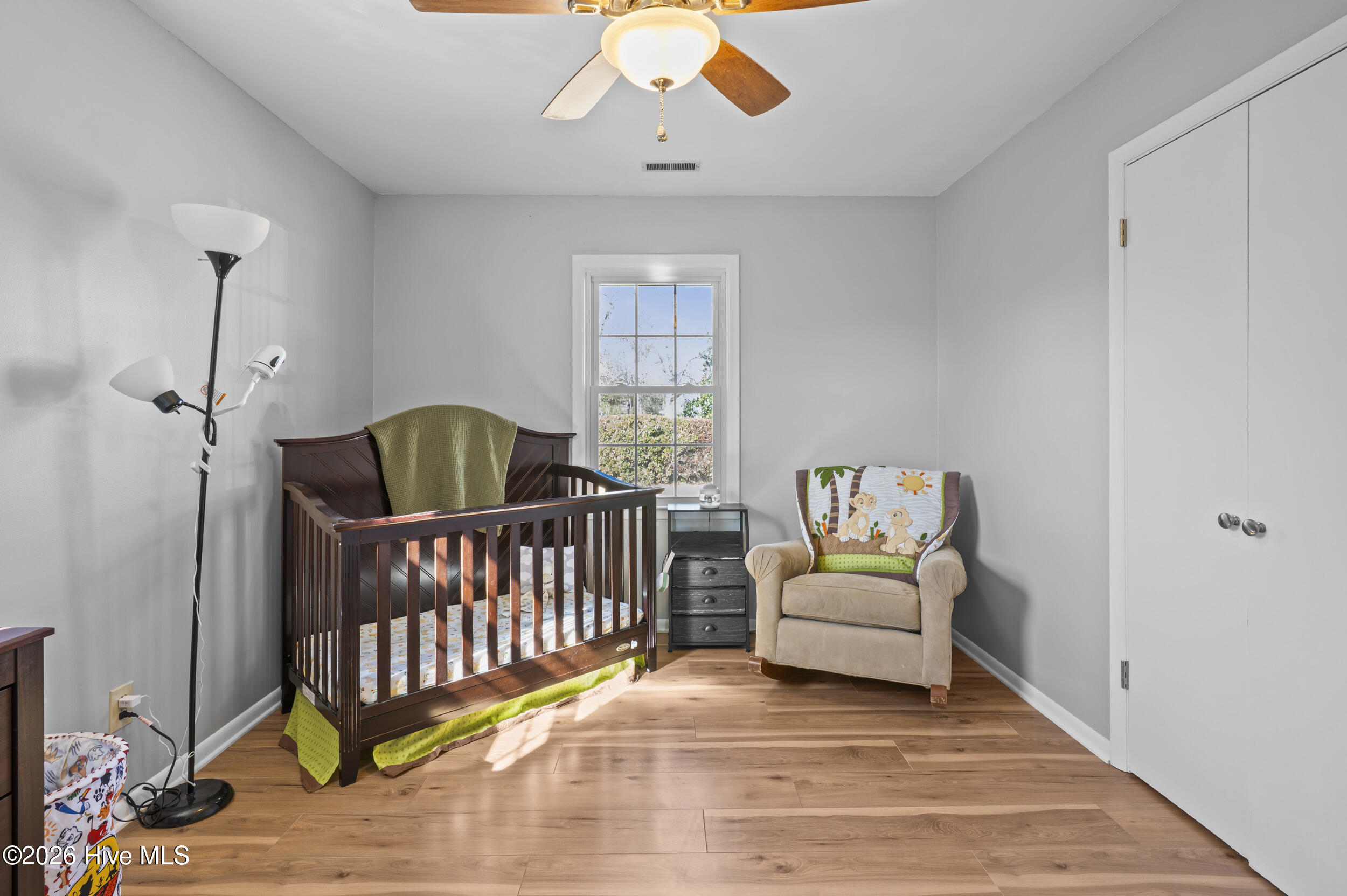 100550340 | Photo 15