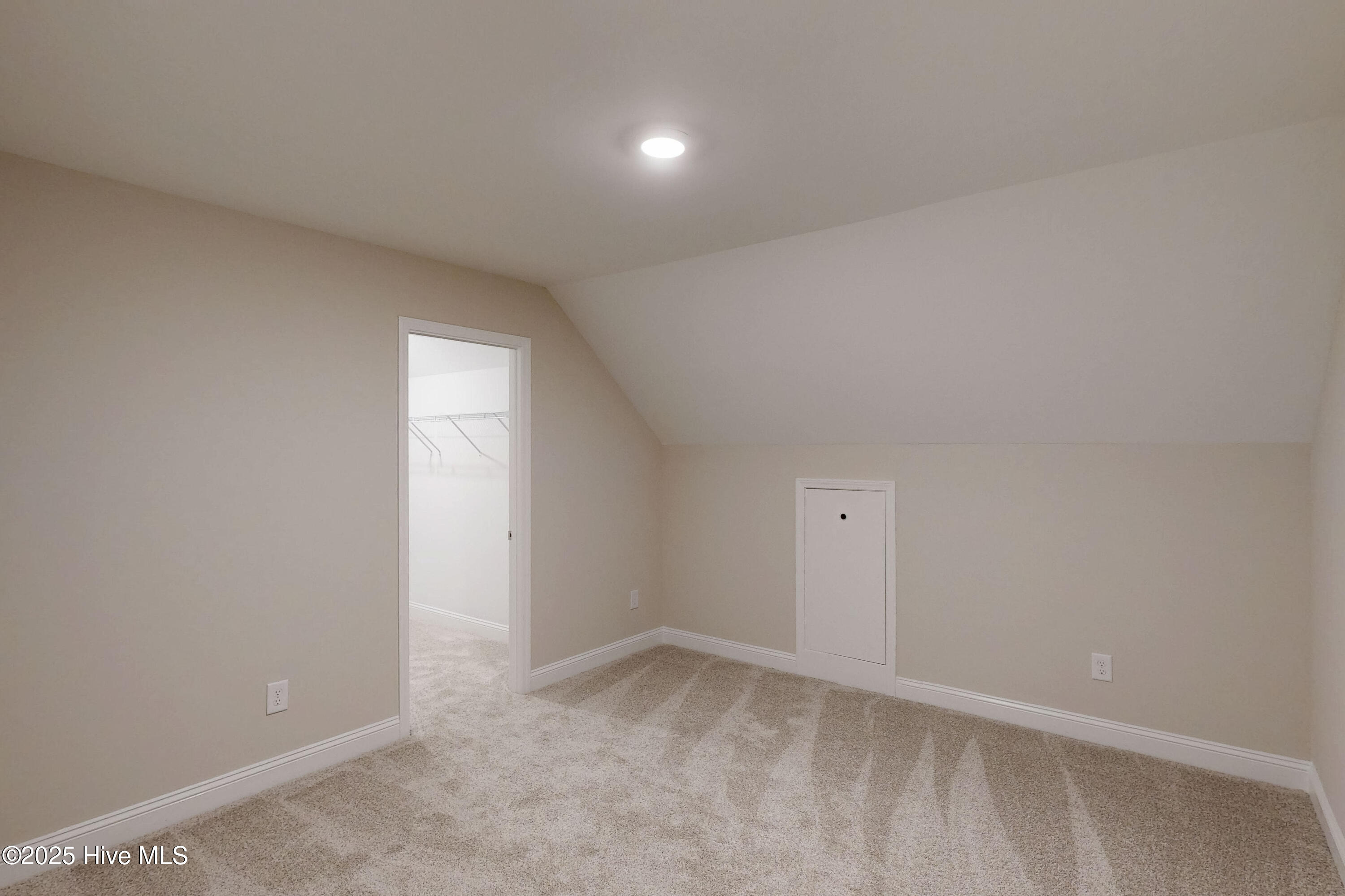 100493004 | Photo 13