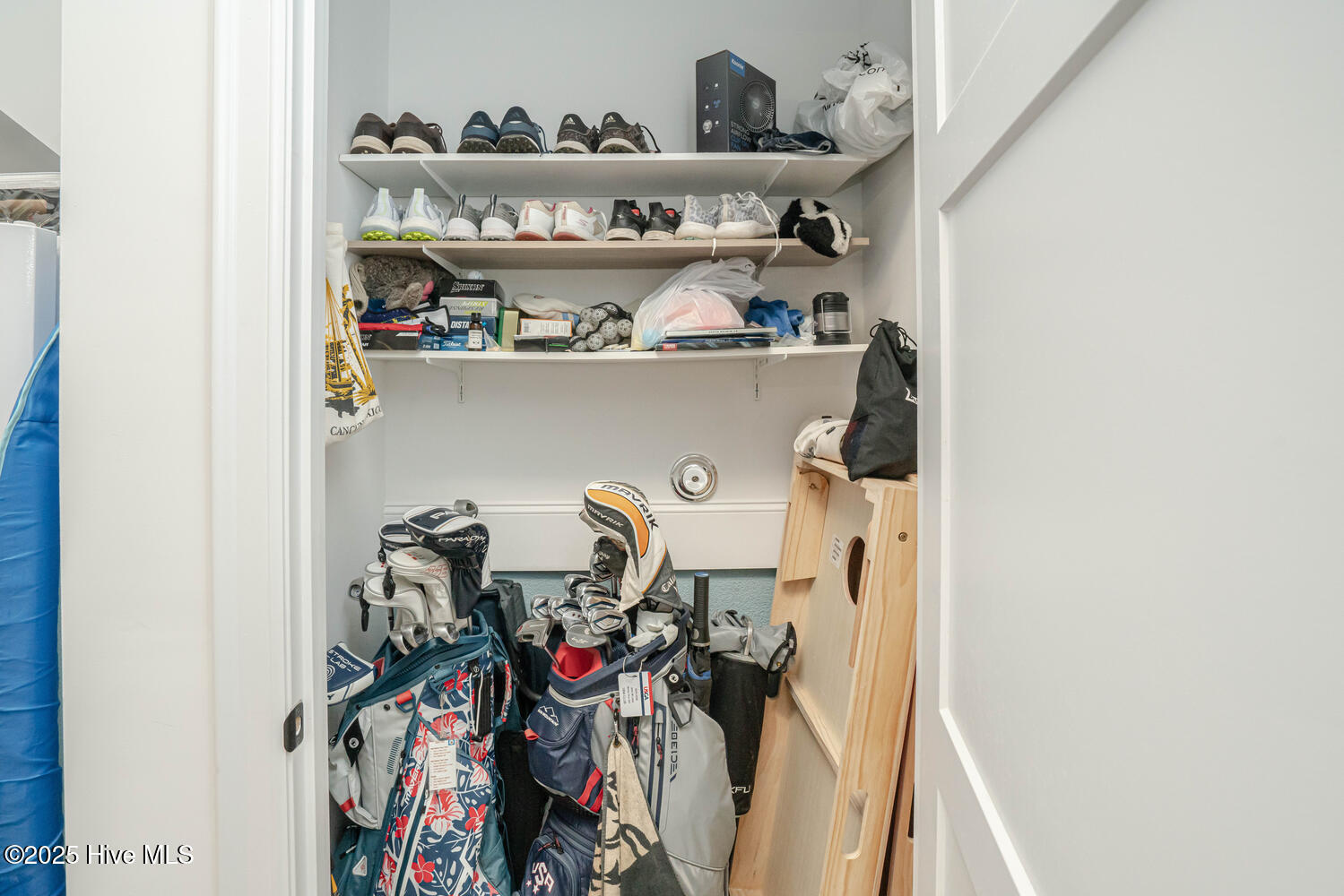 100547698 | Photo 50