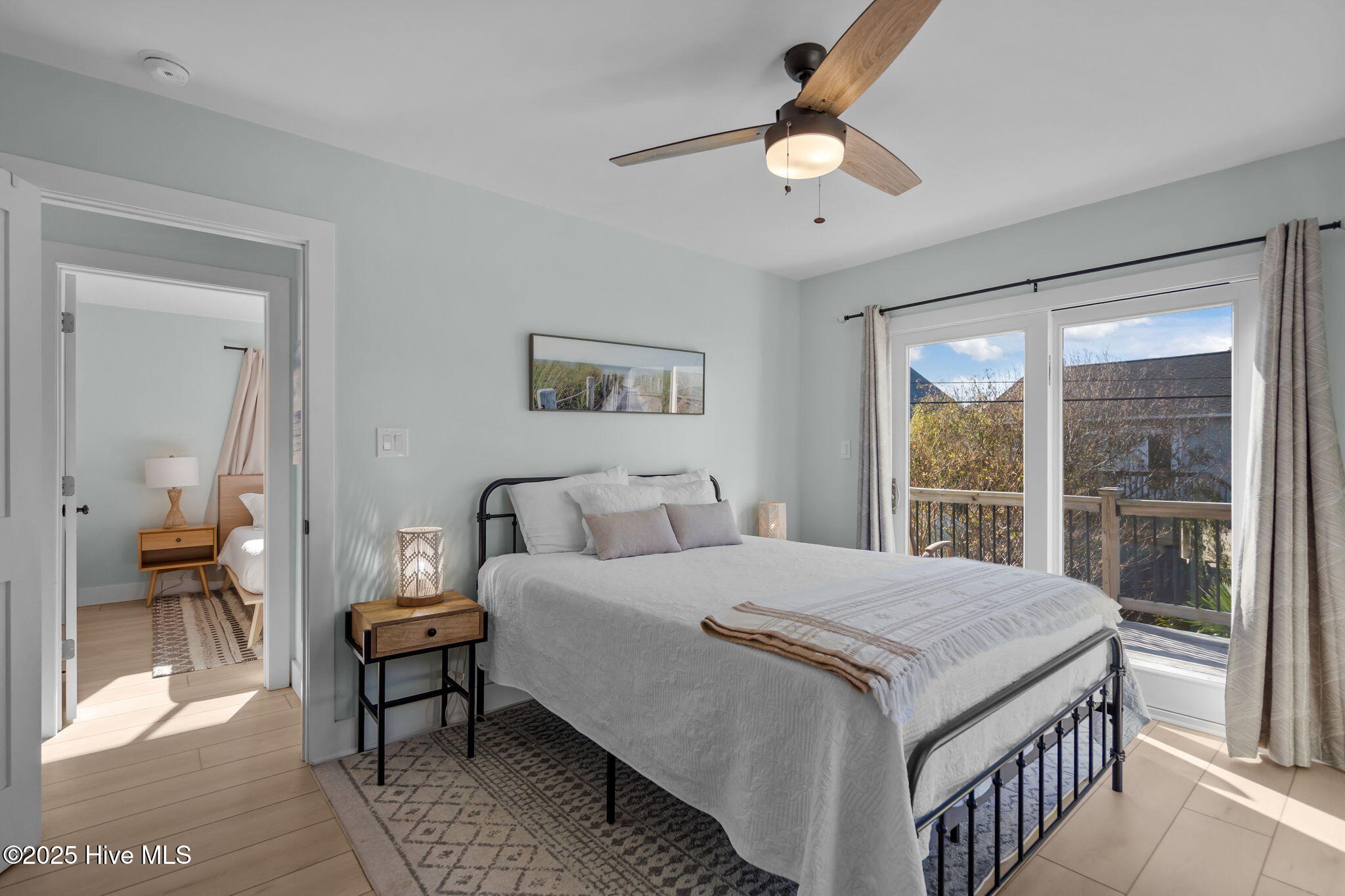 100541863 | Photo 32