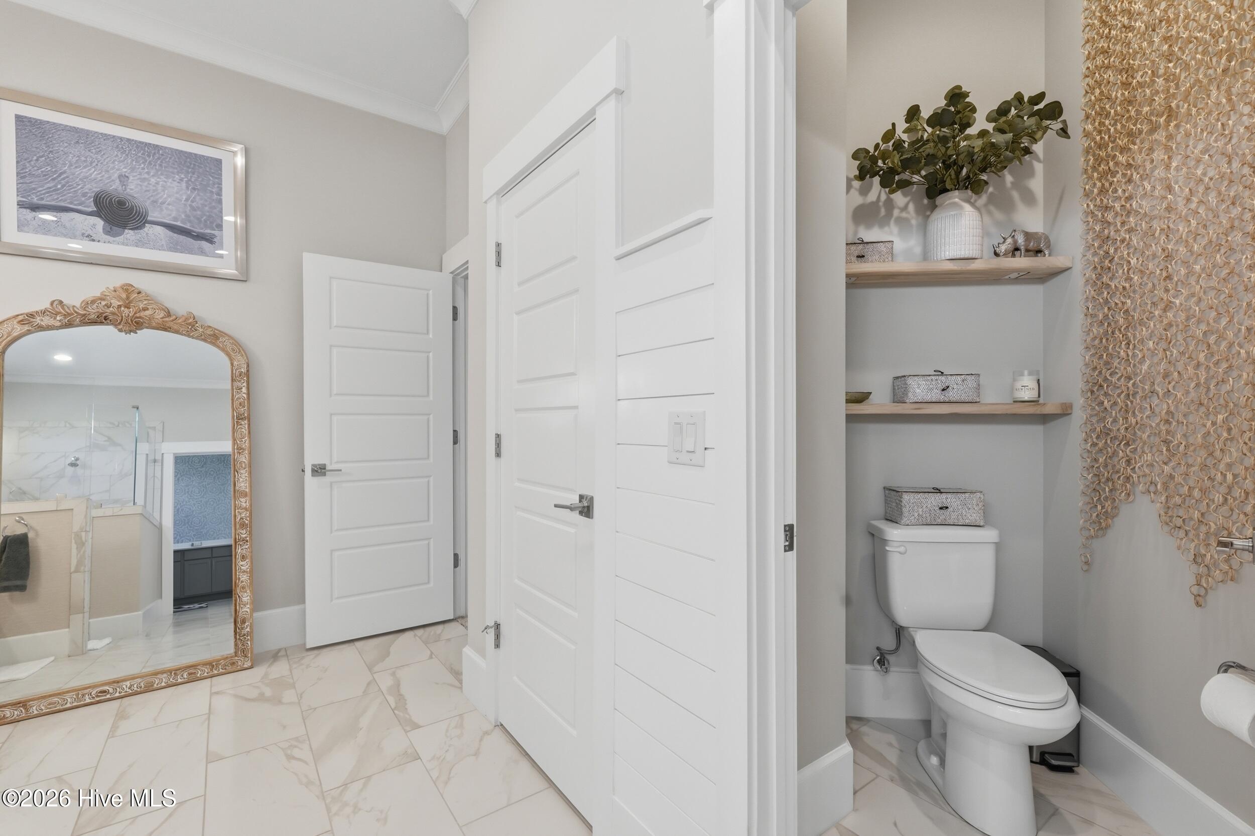 100567484 | Photo 32