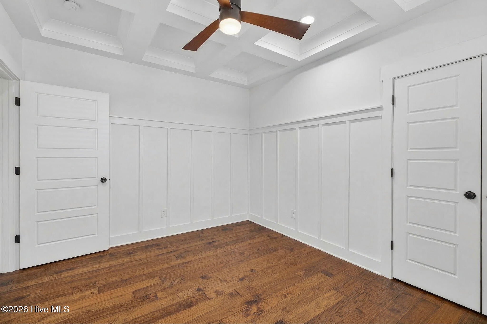 100561102 | Photo 40