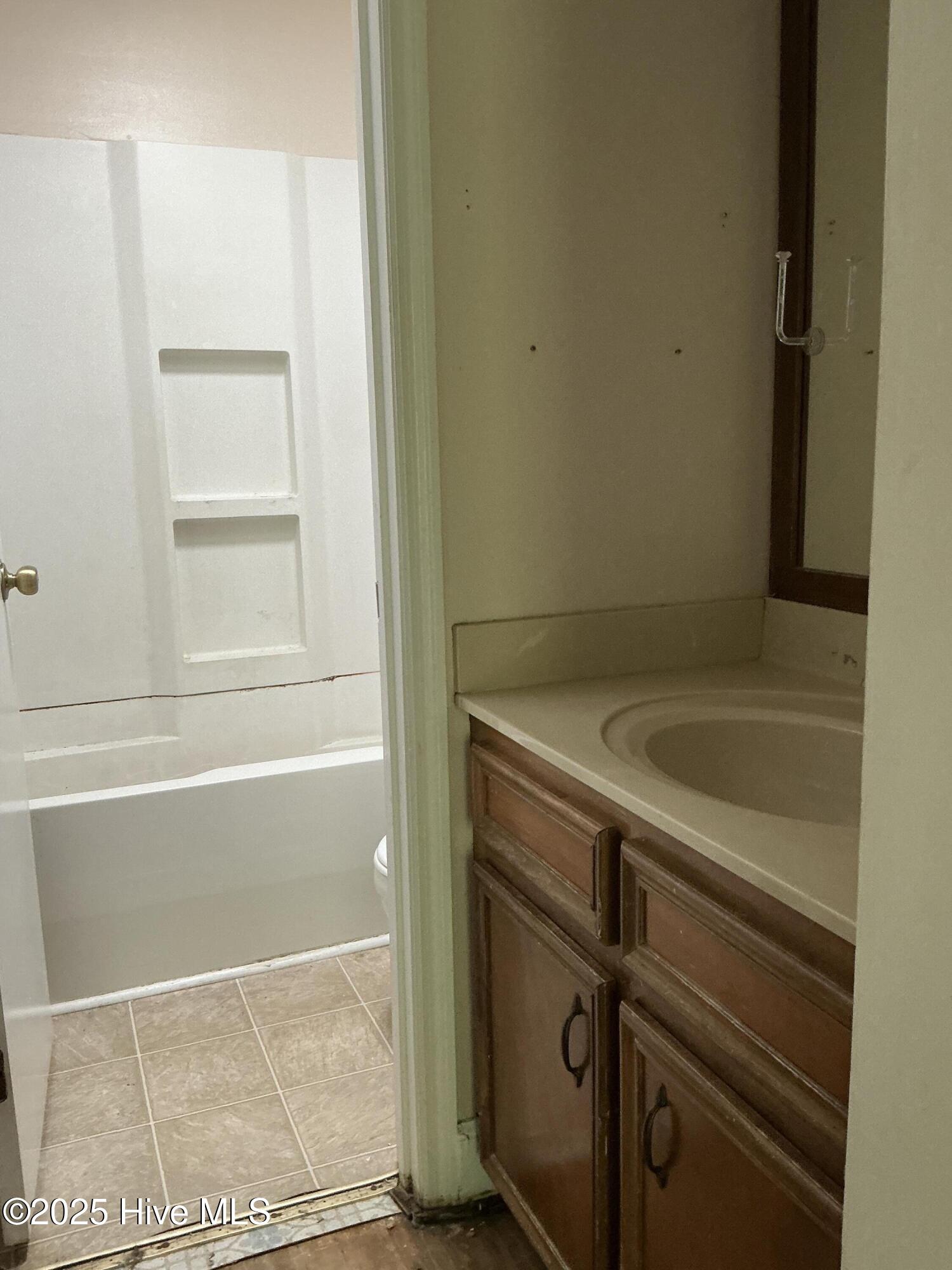 128 Robinhood Drive, Jacksonville, NC 28546 – photo 14: IMG_0937 (1)